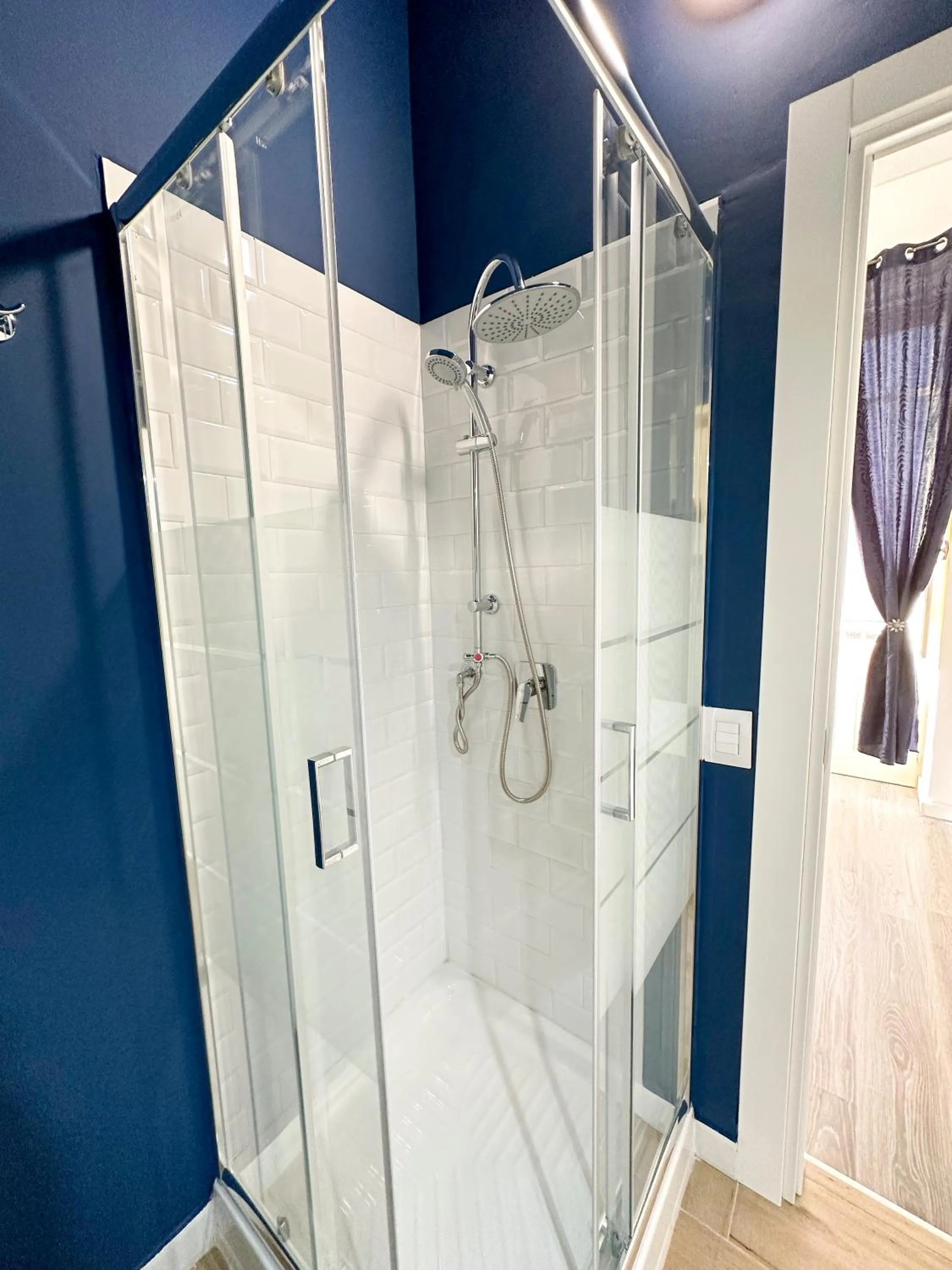 Shower in Central Perk