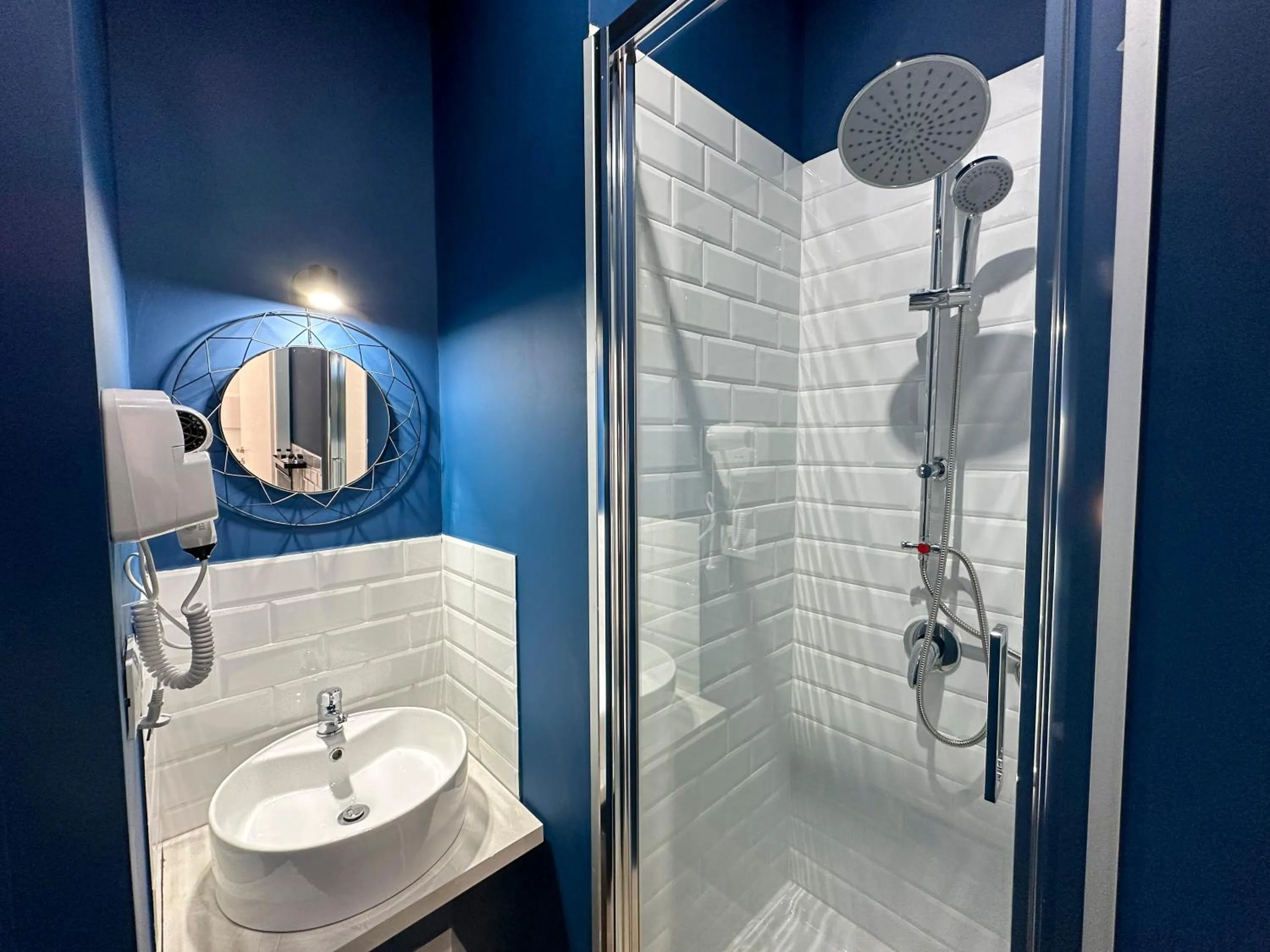 Shower in Central Perk