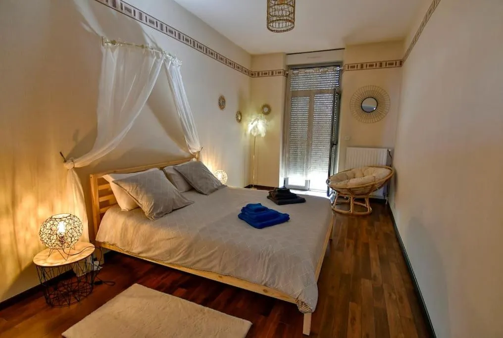 Bed in Grand appartement de haut standing en centre-ville