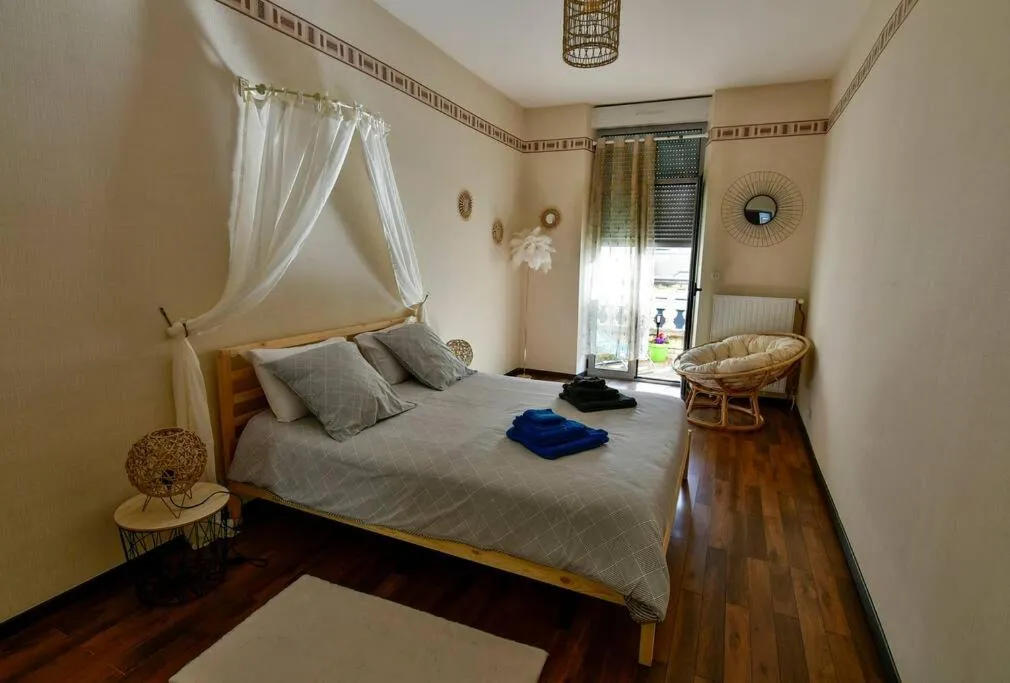 Bed in Grand appartement de haut standing en centre-ville