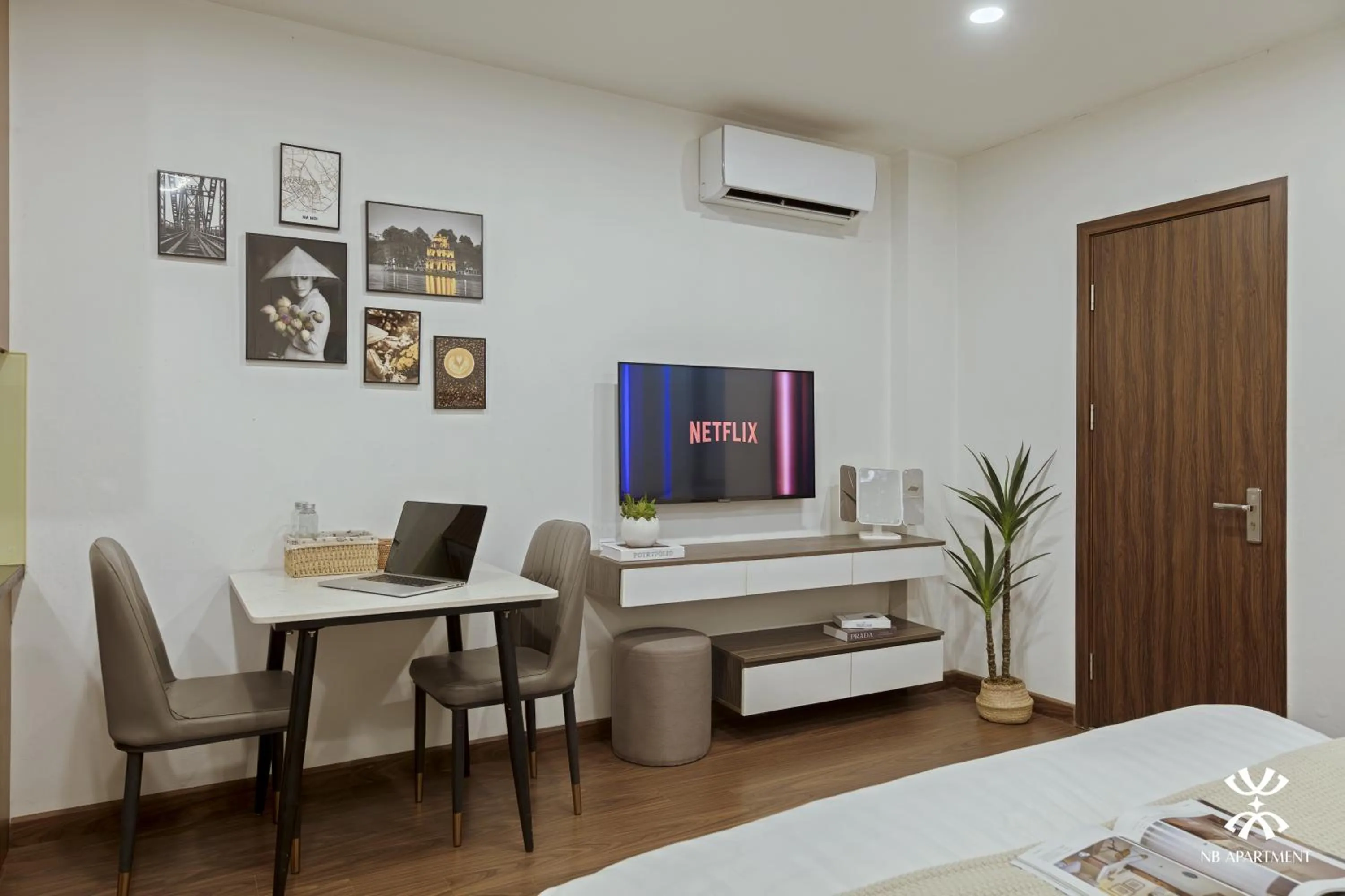 TV and multimedia in NB APARTMENT - KIM MA