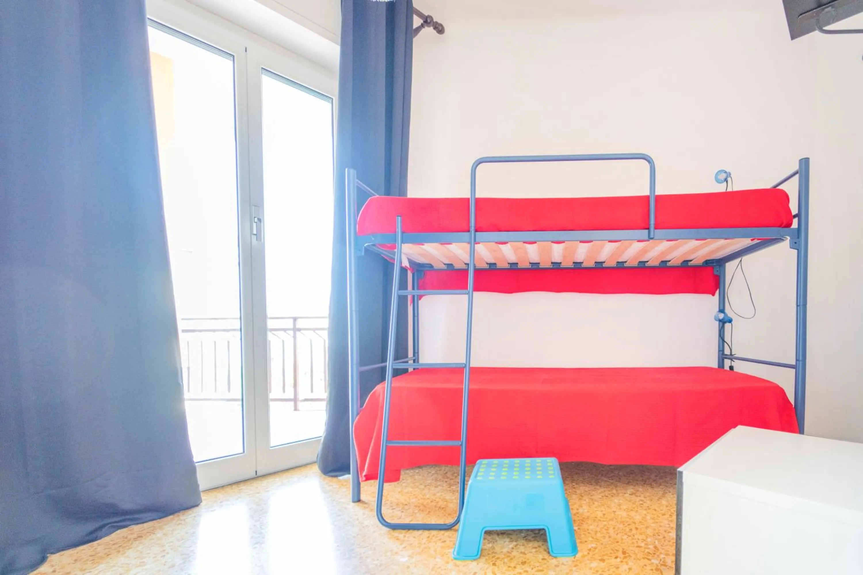 Bed in 193 - Casa Via della Chiusa - centralissimo e vicino alla baia del silenzio, spiaggia e mare 150m - Parcheggio GRATIS incluso e Aria condizionata