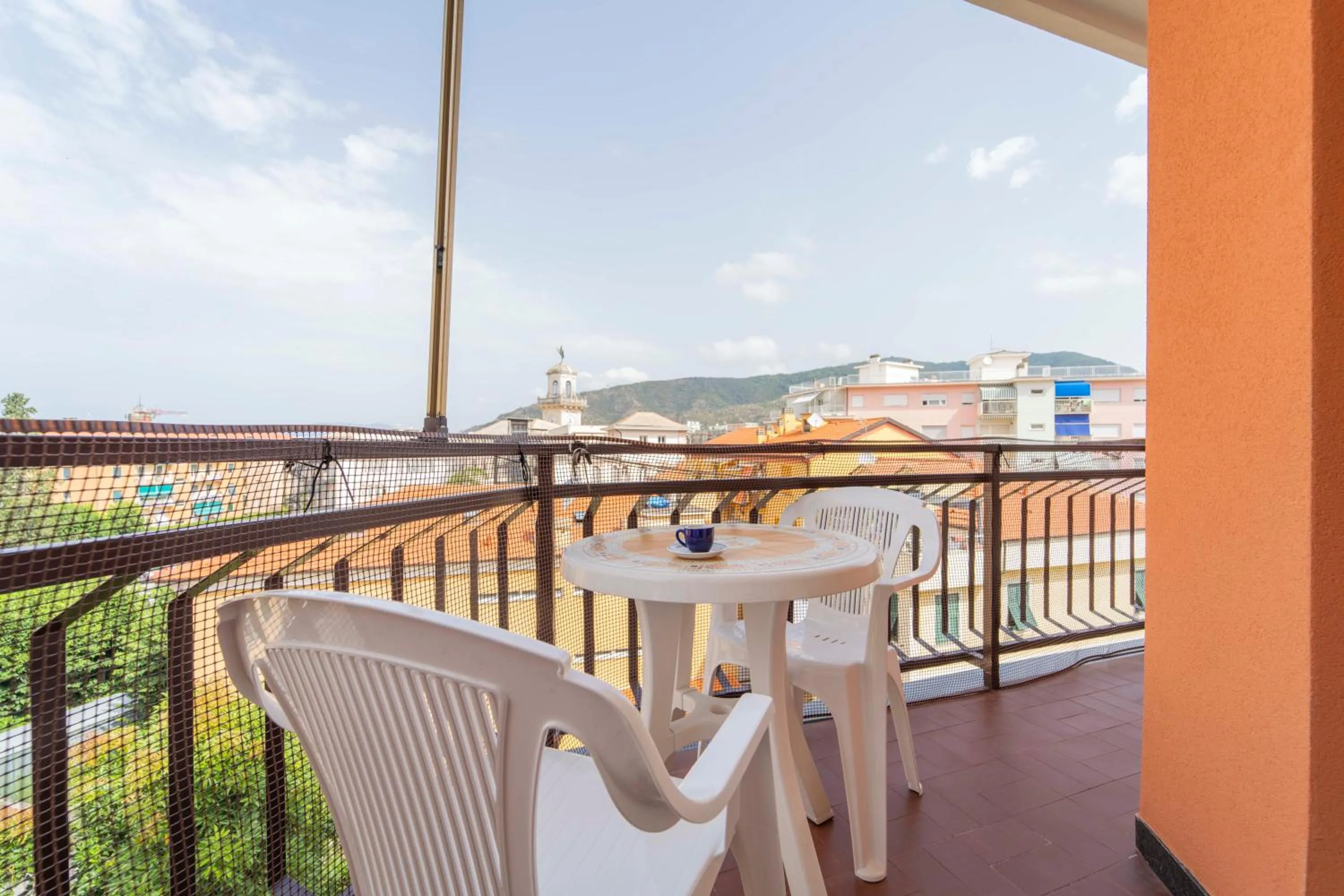 Balcony/Terrace in 193 - Casa Via della Chiusa - centralissimo e vicino alla baia del silenzio, spiaggia e mare 150m - Parcheggio GRATIS incluso e Aria condizionata