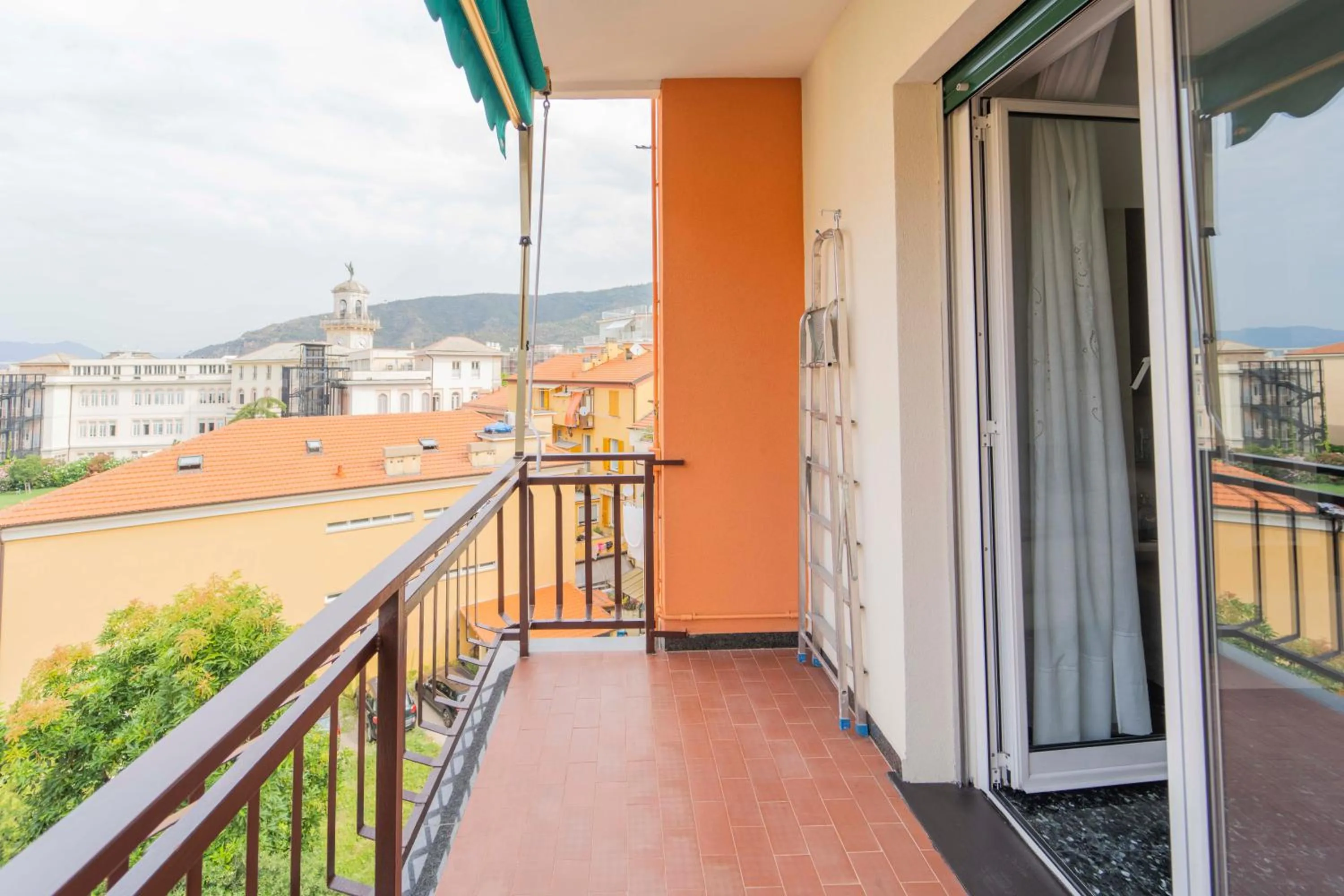 View (from property/room) in 193 - Casa Via della Chiusa - centralissimo e vicino alla baia del silenzio, spiaggia e mare 150m - Parcheggio GRATIS incluso e Aria condizionata