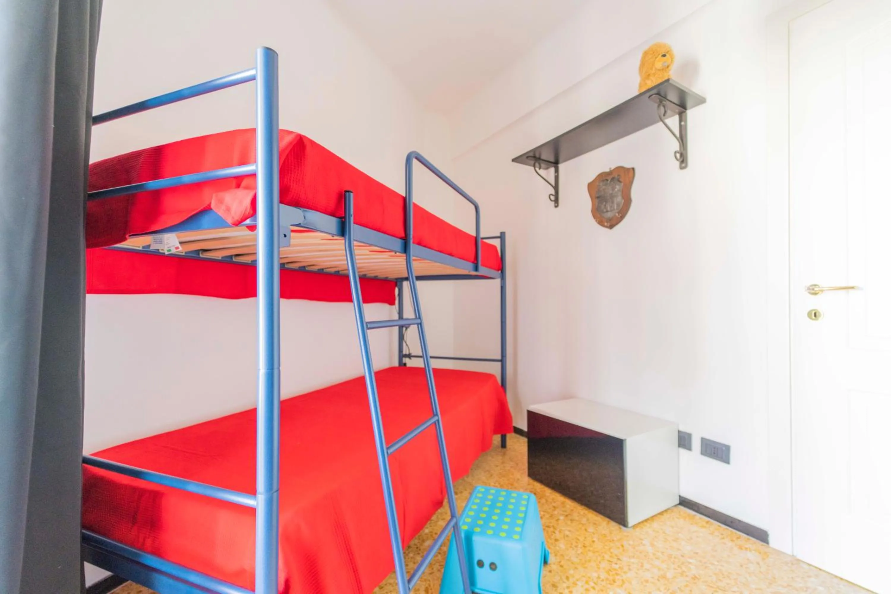 Bedroom, Bed in 193 - Casa Via della Chiusa - centralissimo e vicino alla baia del silenzio, spiaggia e mare 150m - Parcheggio GRATIS incluso e Aria condizionata