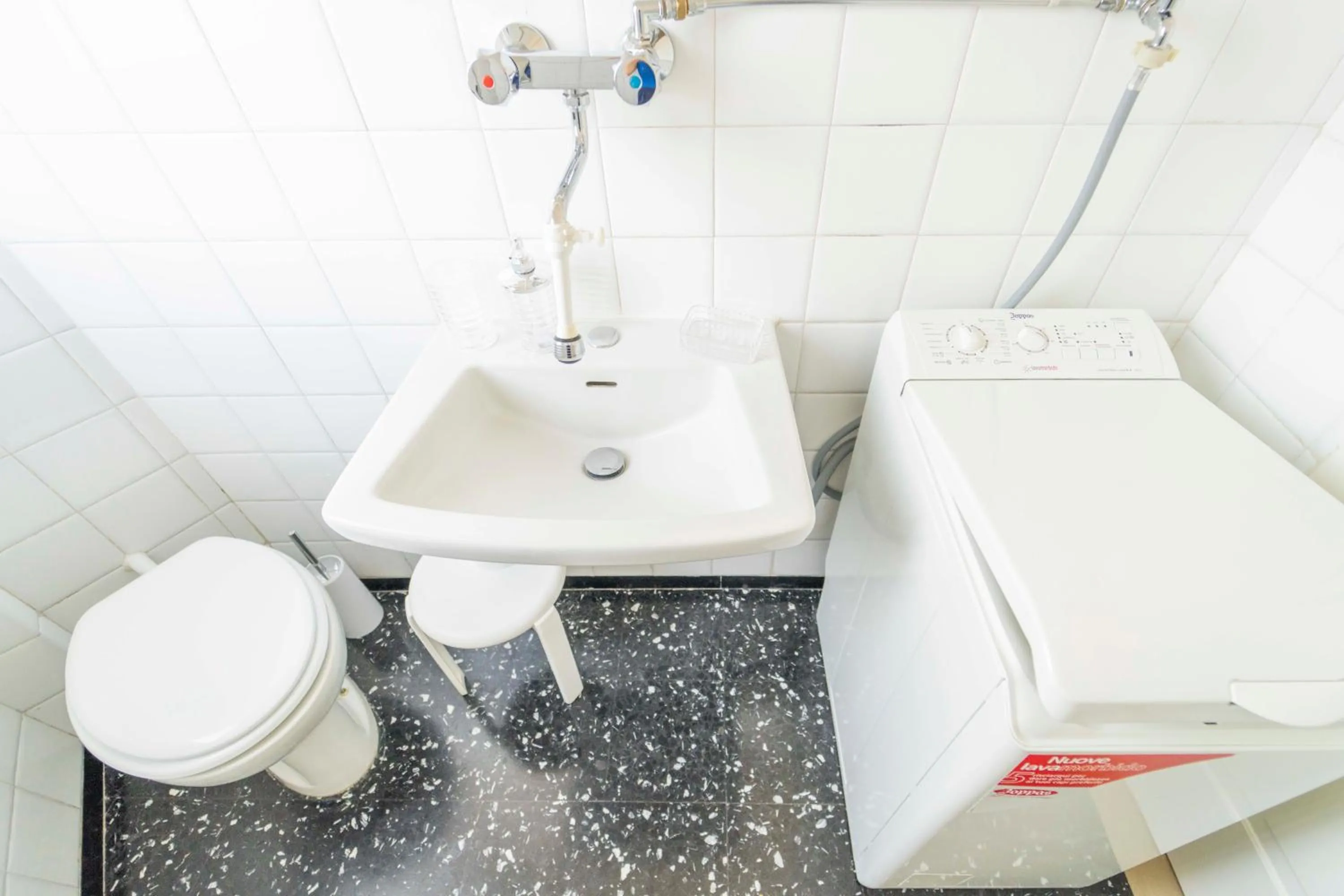 Bathroom in 193 - Casa Via della Chiusa - centralissimo e vicino alla baia del silenzio, spiaggia e mare 150m - Parcheggio GRATIS incluso e Aria condizionata
