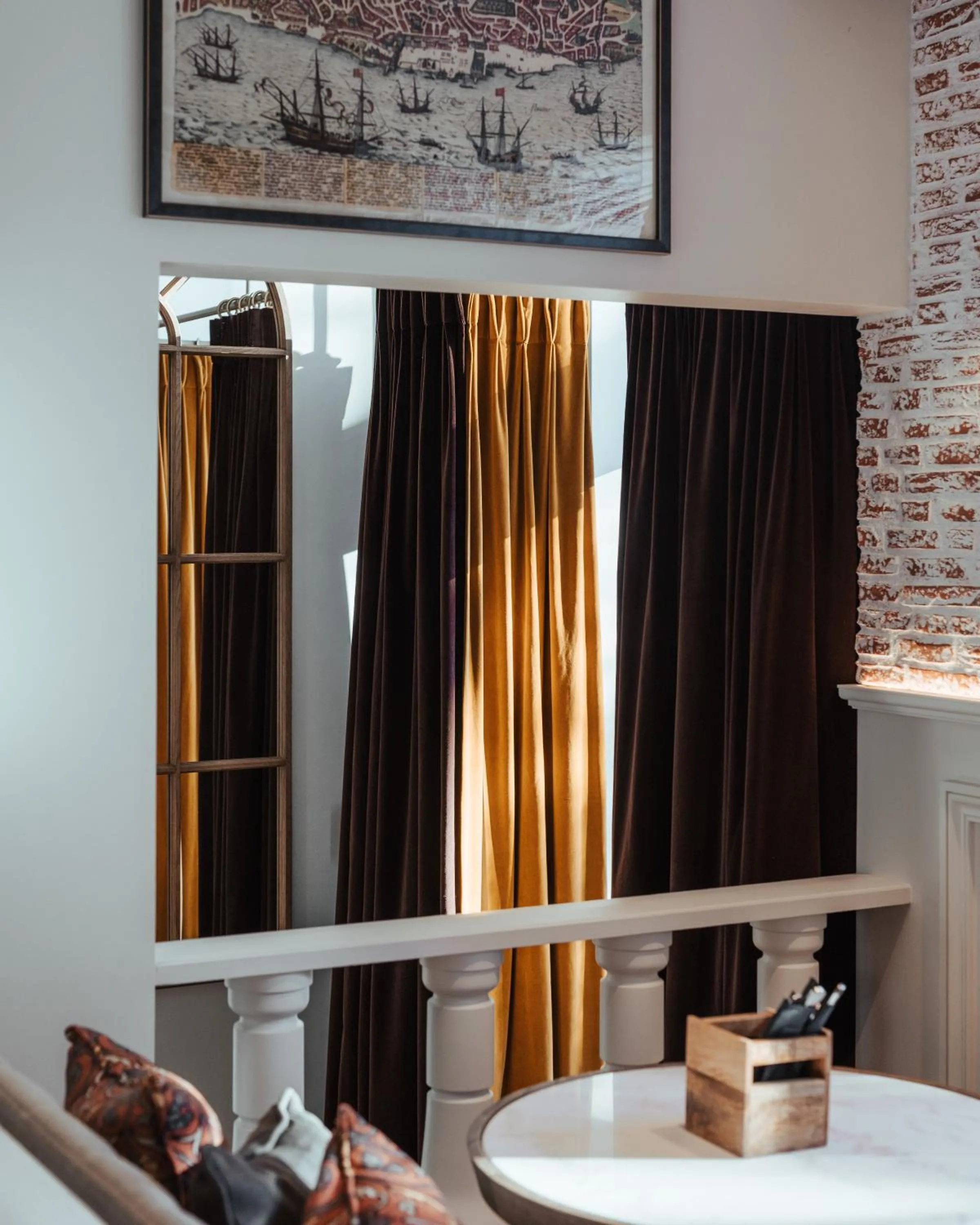 Seating area in AlmaLusa Alfama