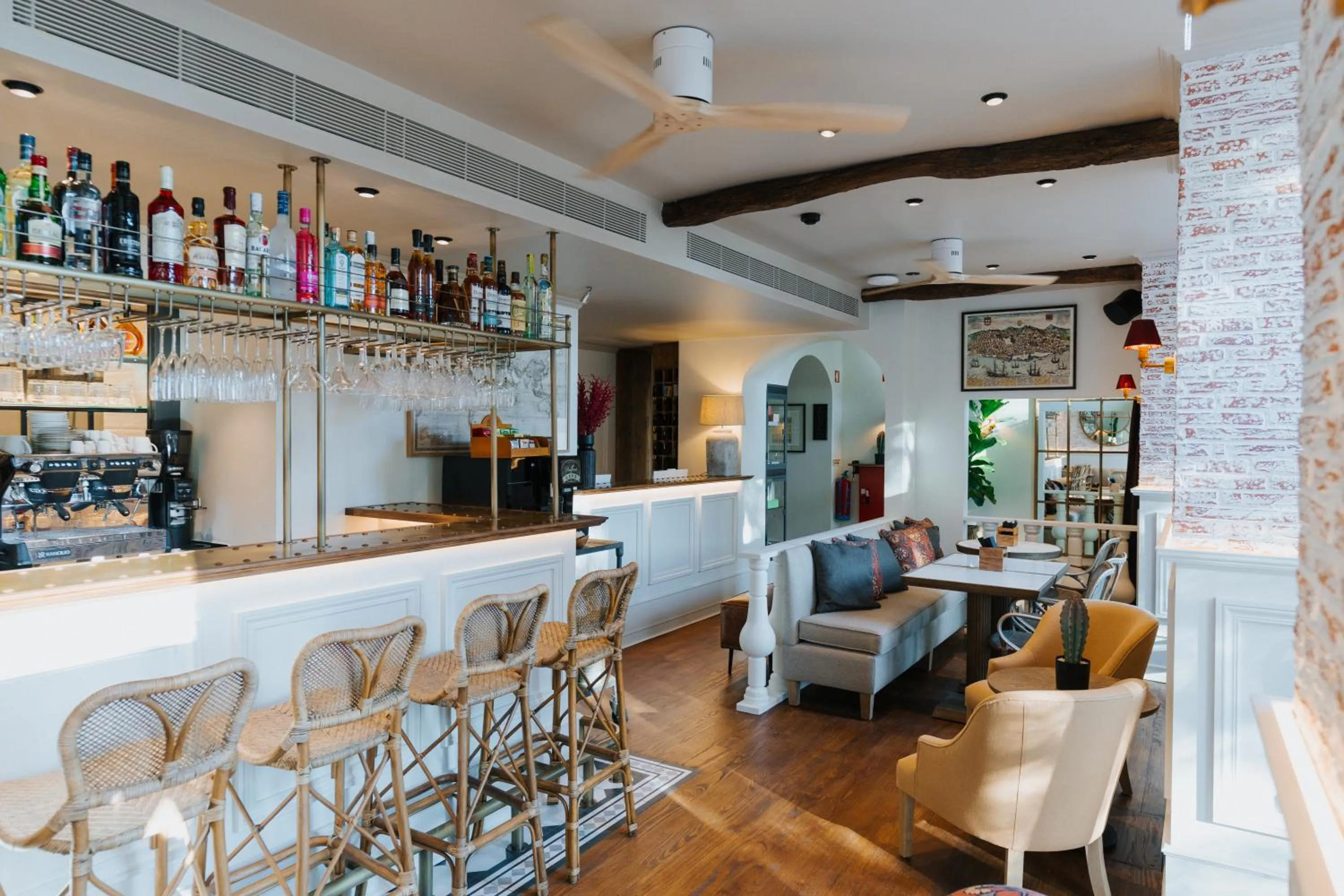 Restaurant/places to eat in AlmaLusa Alfama