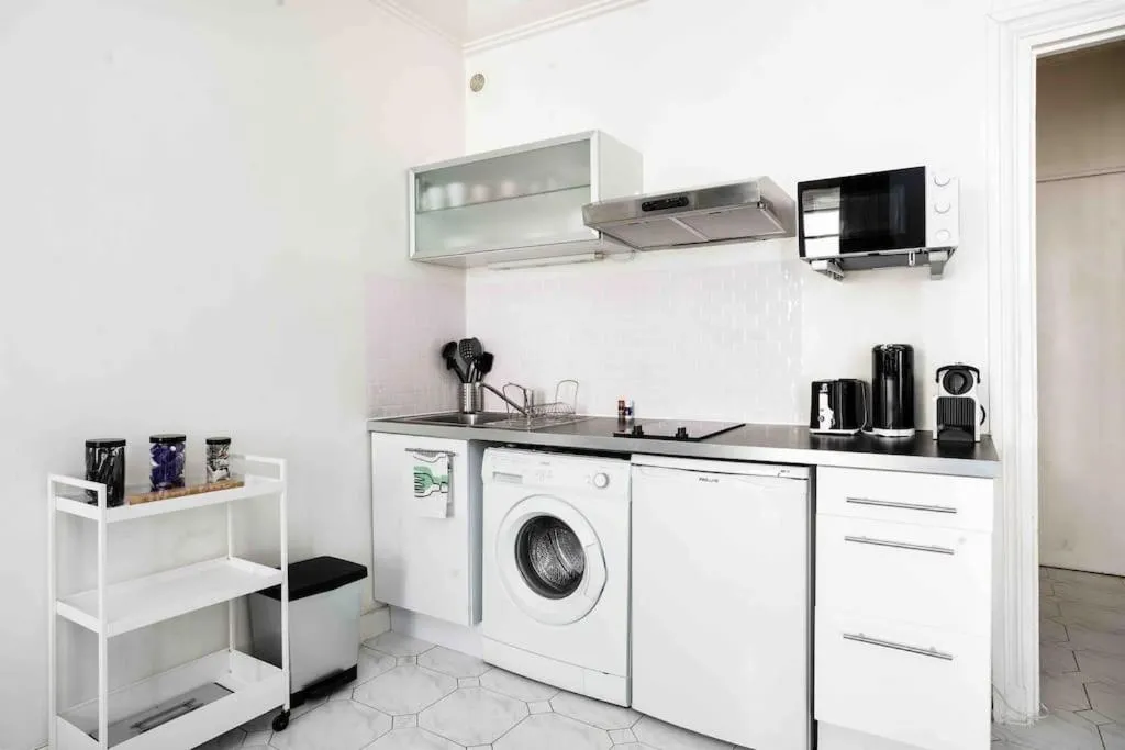 Promo! Beautiful apt near the Galeries Lafayette!