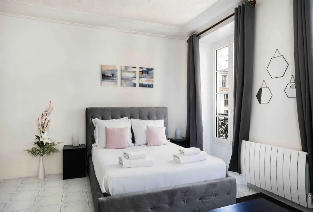 Promo! Beautiful apt near the Galeries Lafayette! Promo! Beautiful apt near the Galeries Lafayette!