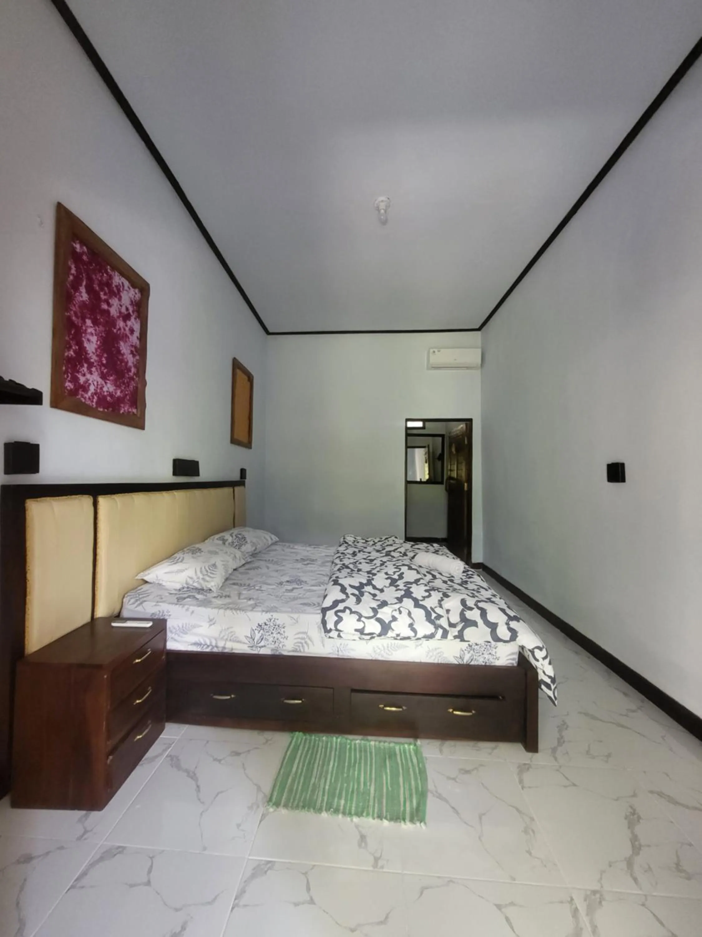 Bed in Exotic Backpackers