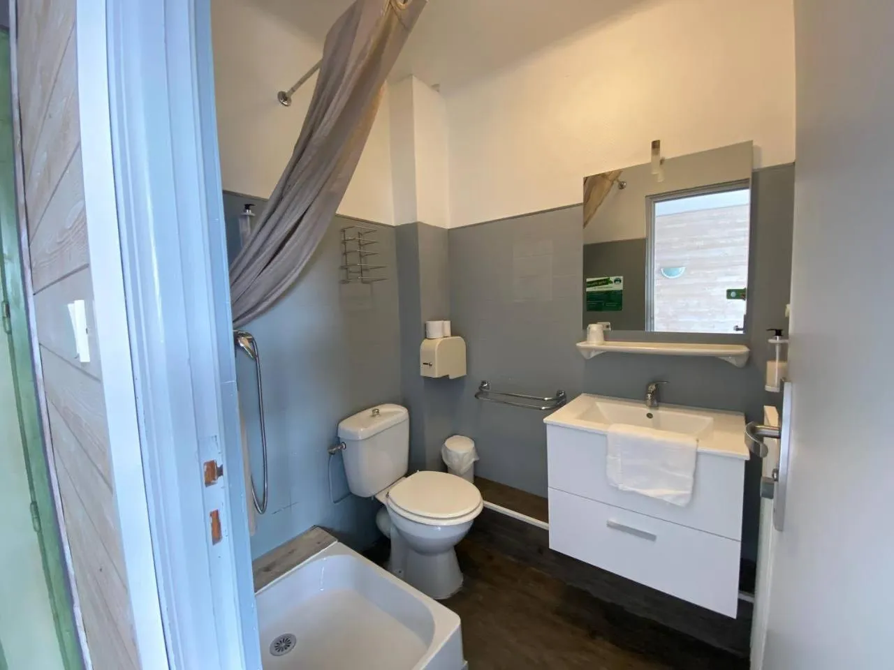 Bedroom in Hôtel L'Oustalet