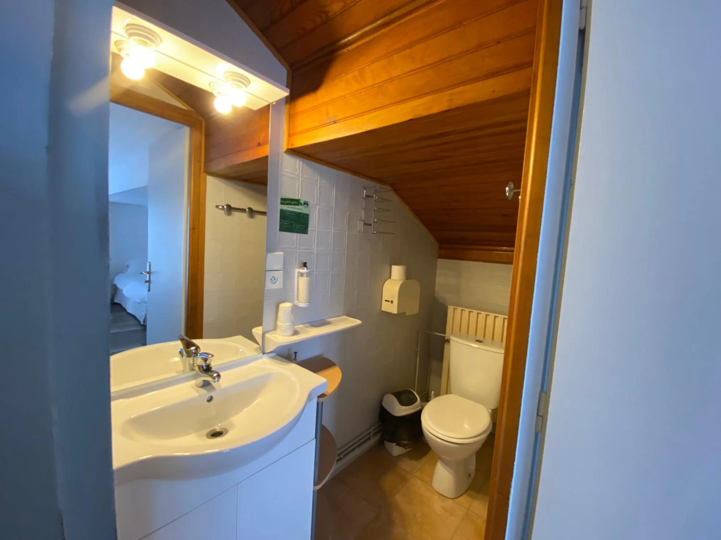 Bedroom in Hôtel L'Oustalet