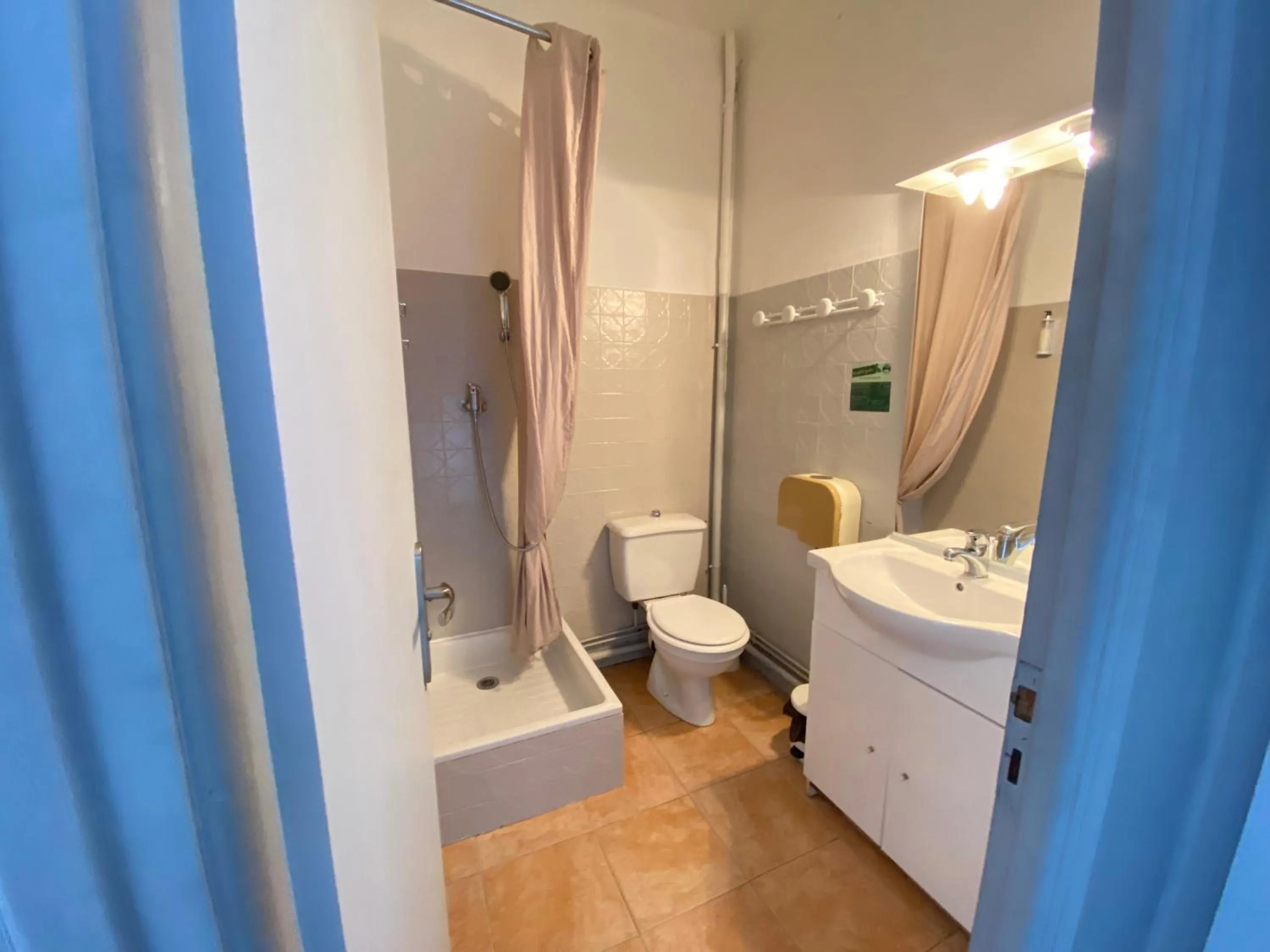 Bedroom in Hôtel L'Oustalet