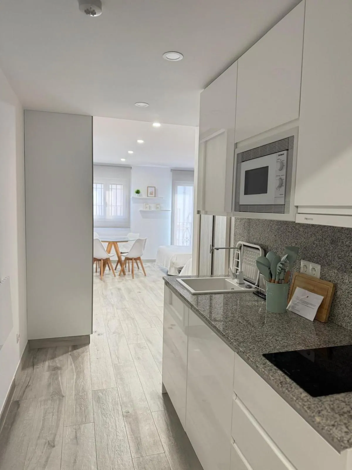 Kitchen or kitchenette in Hotel Apartamentos Antequera