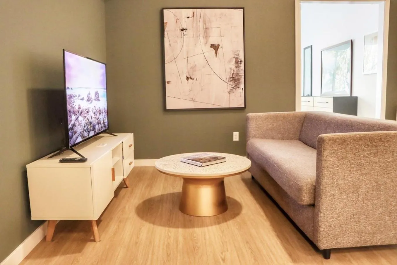 Dapper Retreat in Vibrant San Diego