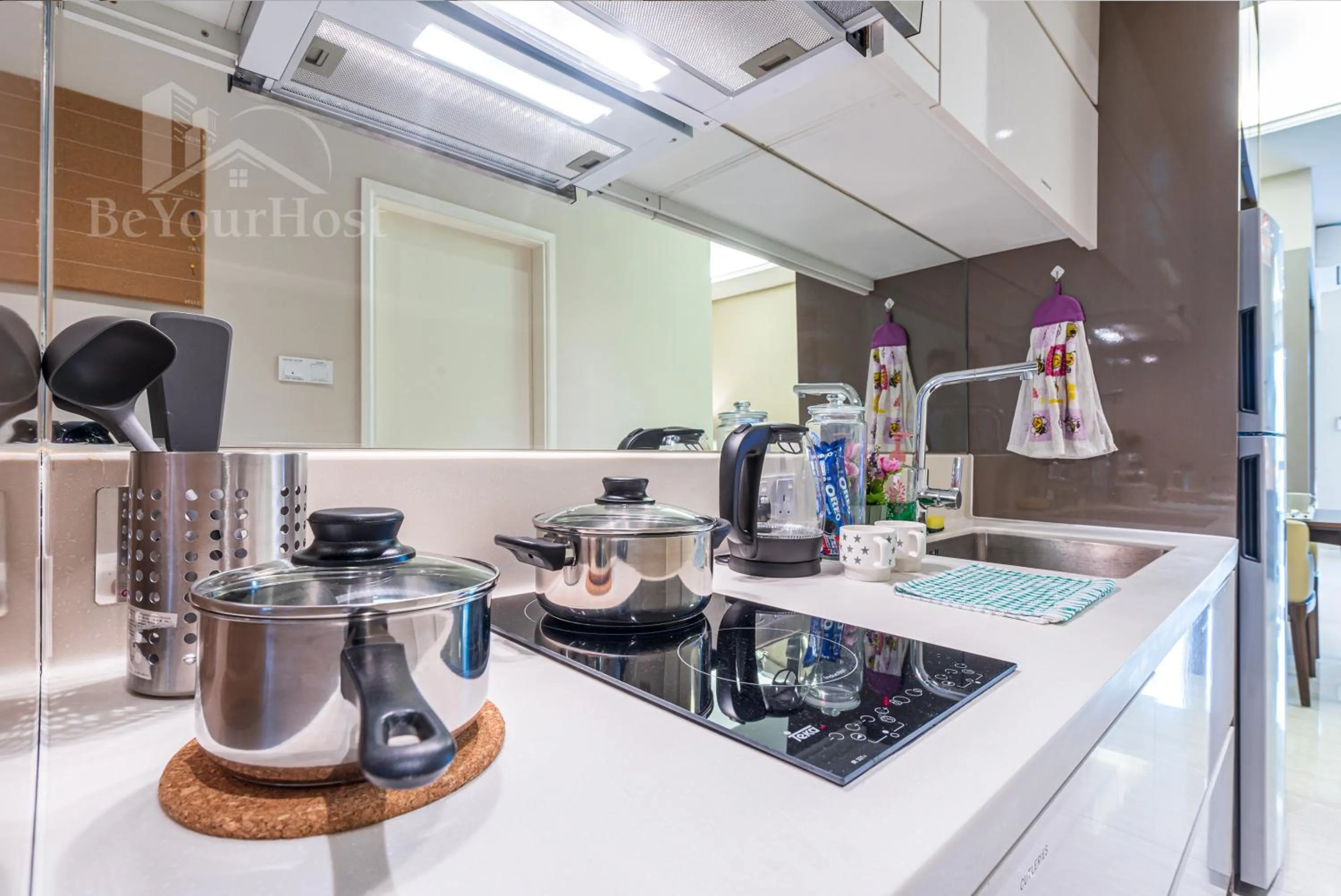 Kitchen or kitchenette in Dorsett Residences Sri Hartamas (Kuala Lumpur)