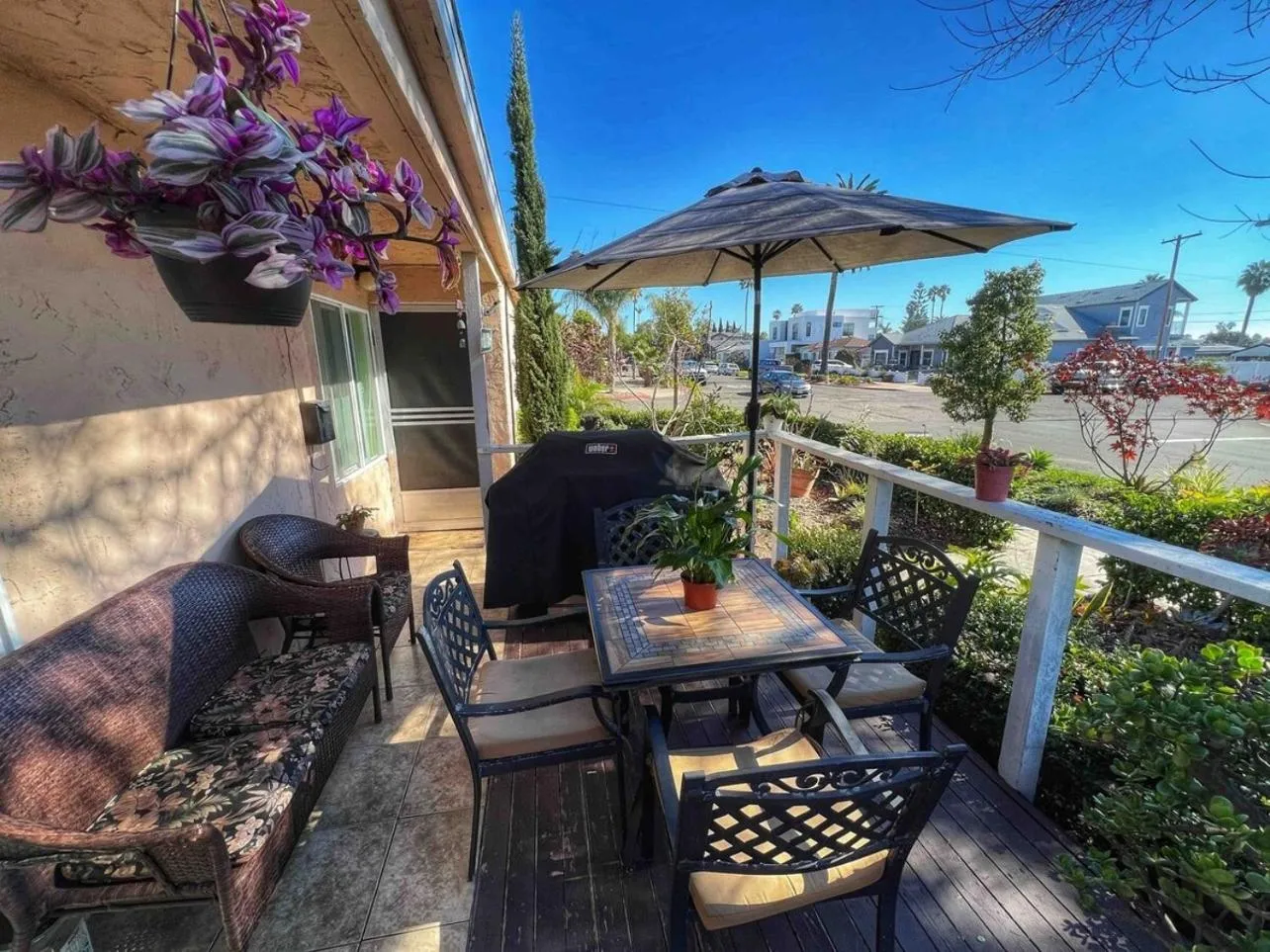 Pacific Beach Getaway Blocks From the Beach