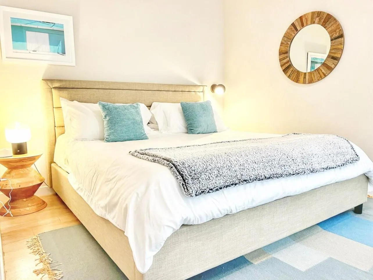Bed in The Leo - One Bedroom Apartment W Private Balcony