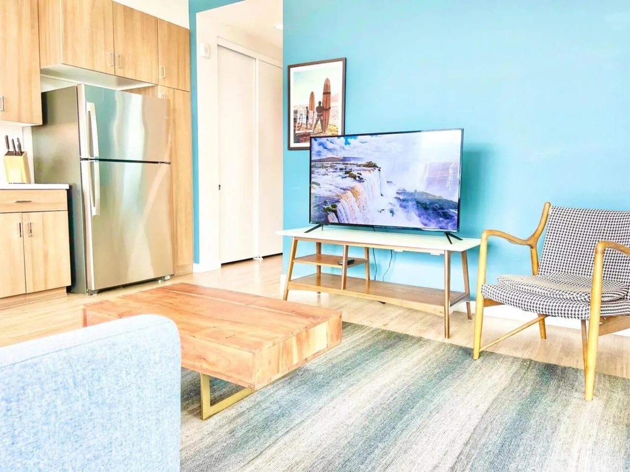 One Bedroom Apartment Wbalcony And City Views!