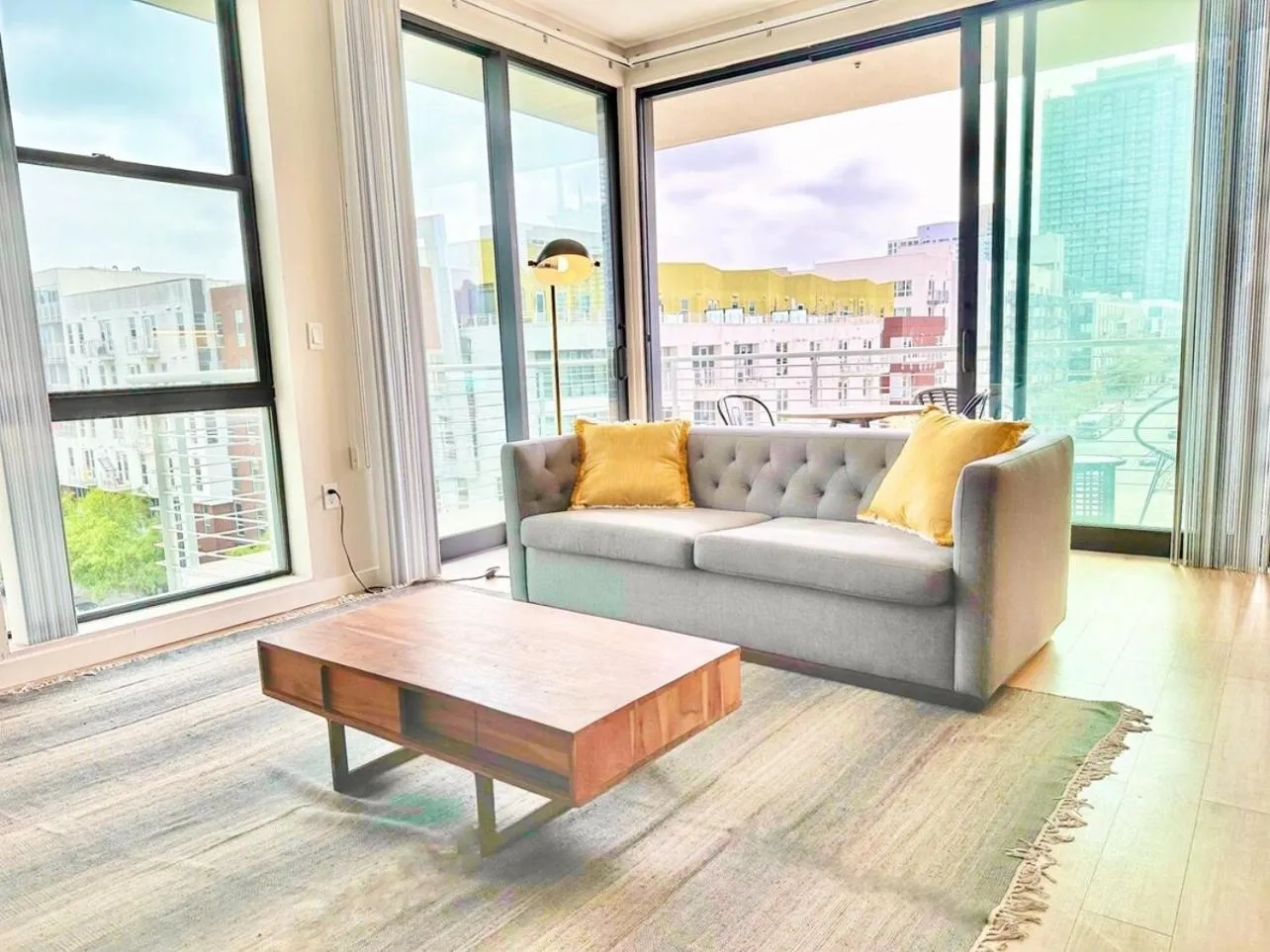 One Bedroom Apartment Wbalcony And City Views!