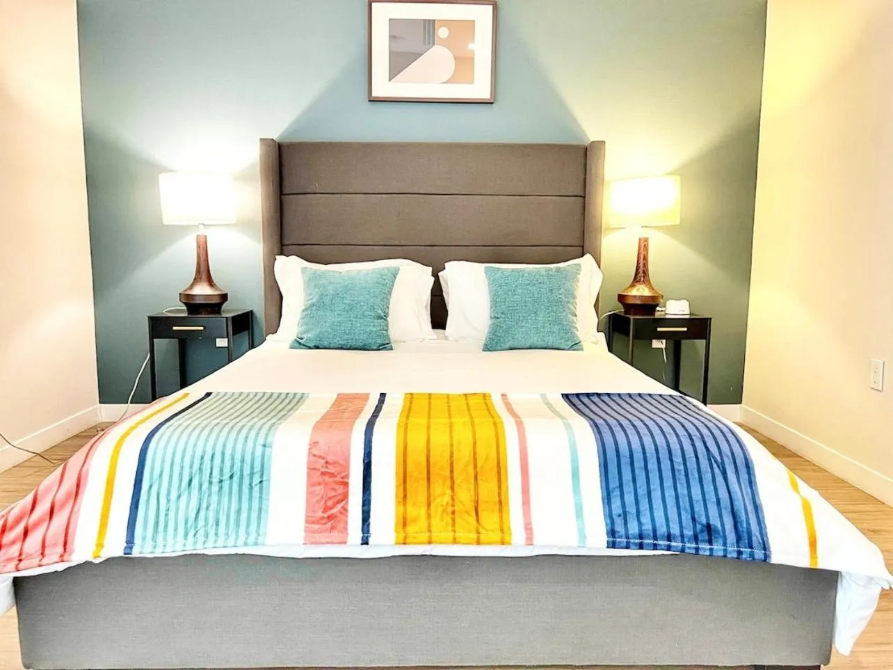 Bed in City View Apartment in Downtown