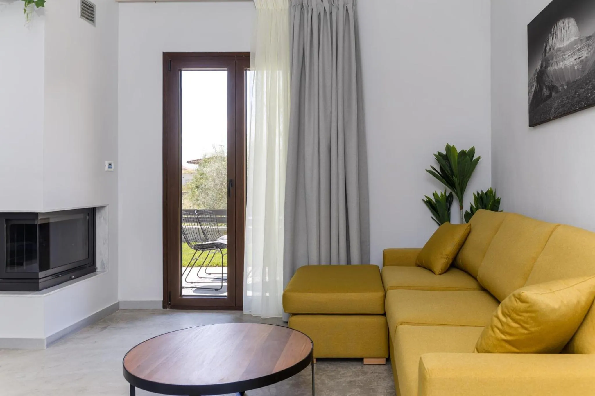 Living room in Malathro Olympus Guest House