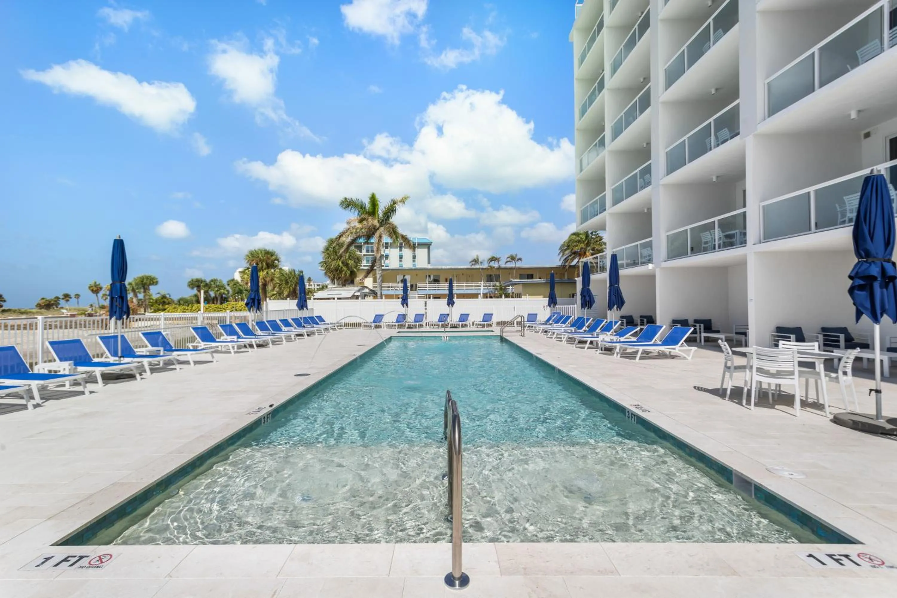 Swimming pool in Ocean Club Treasure Island Hotel