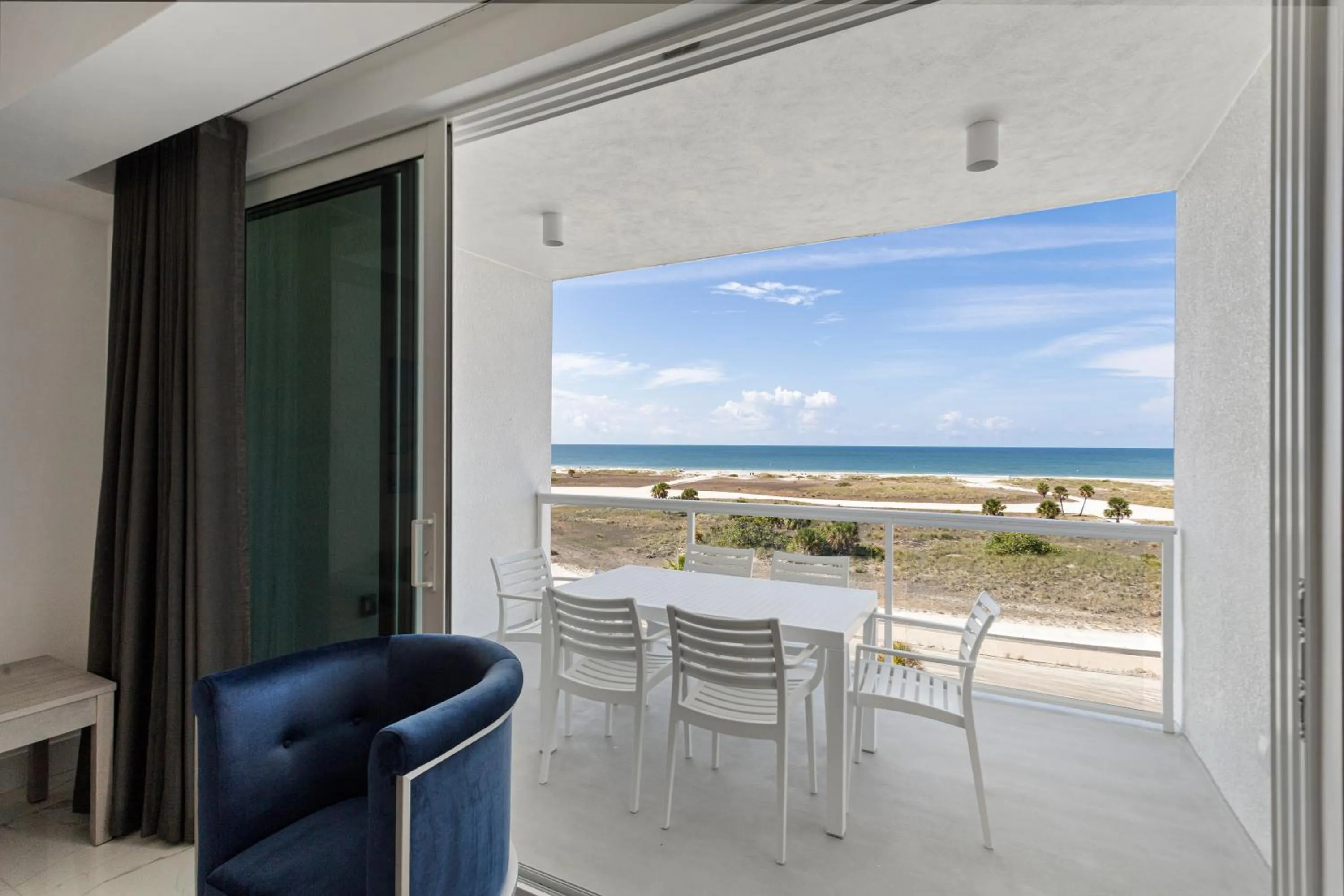 Balcony/Terrace in Ocean Club Treasure Island Hotel