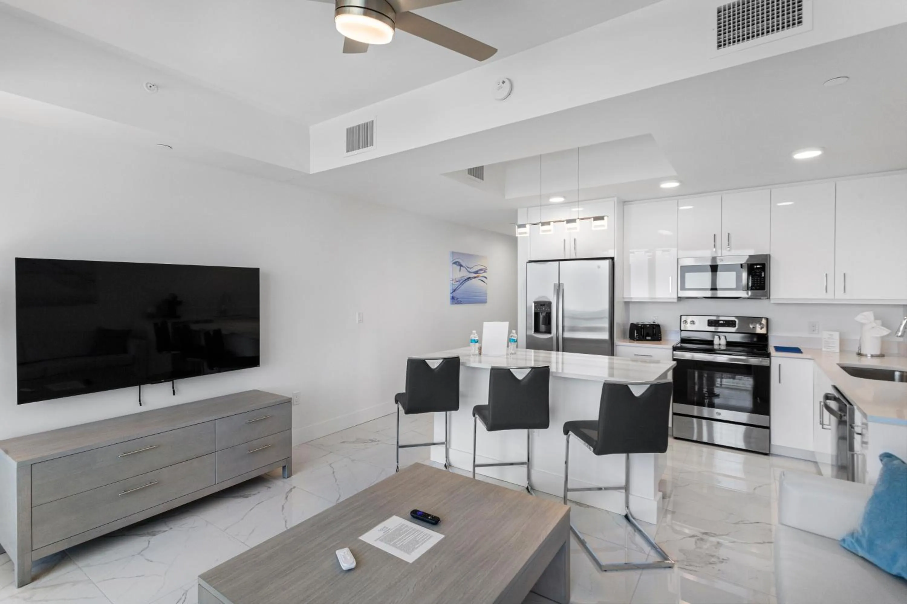 TV and multimedia in Ocean Club Treasure Island Hotel