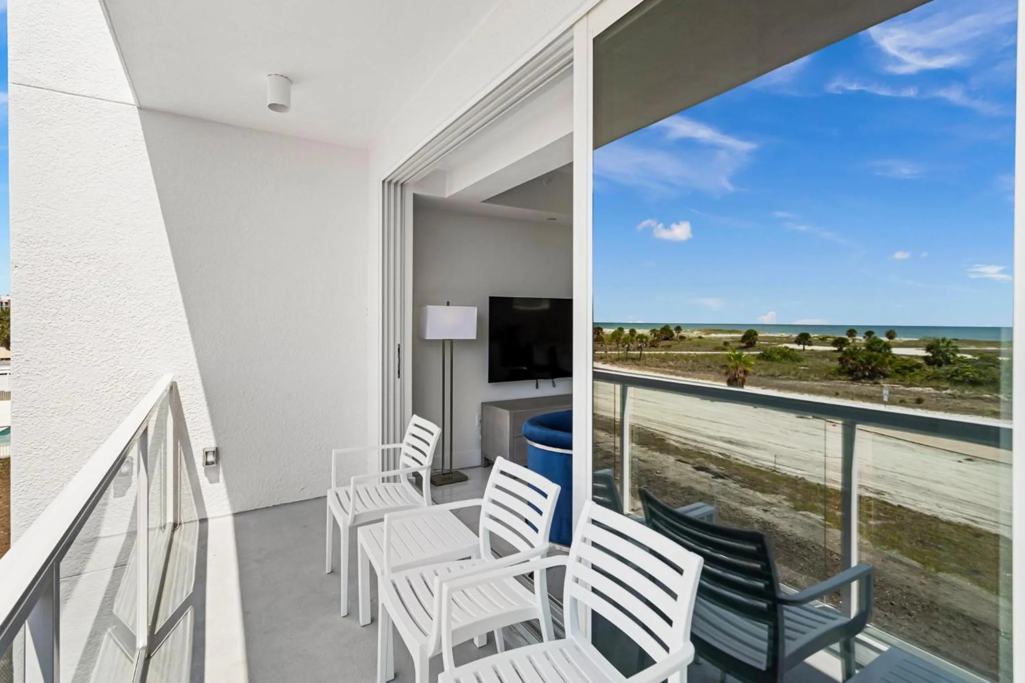Balcony/Terrace in Ocean Club Treasure Island Hotel