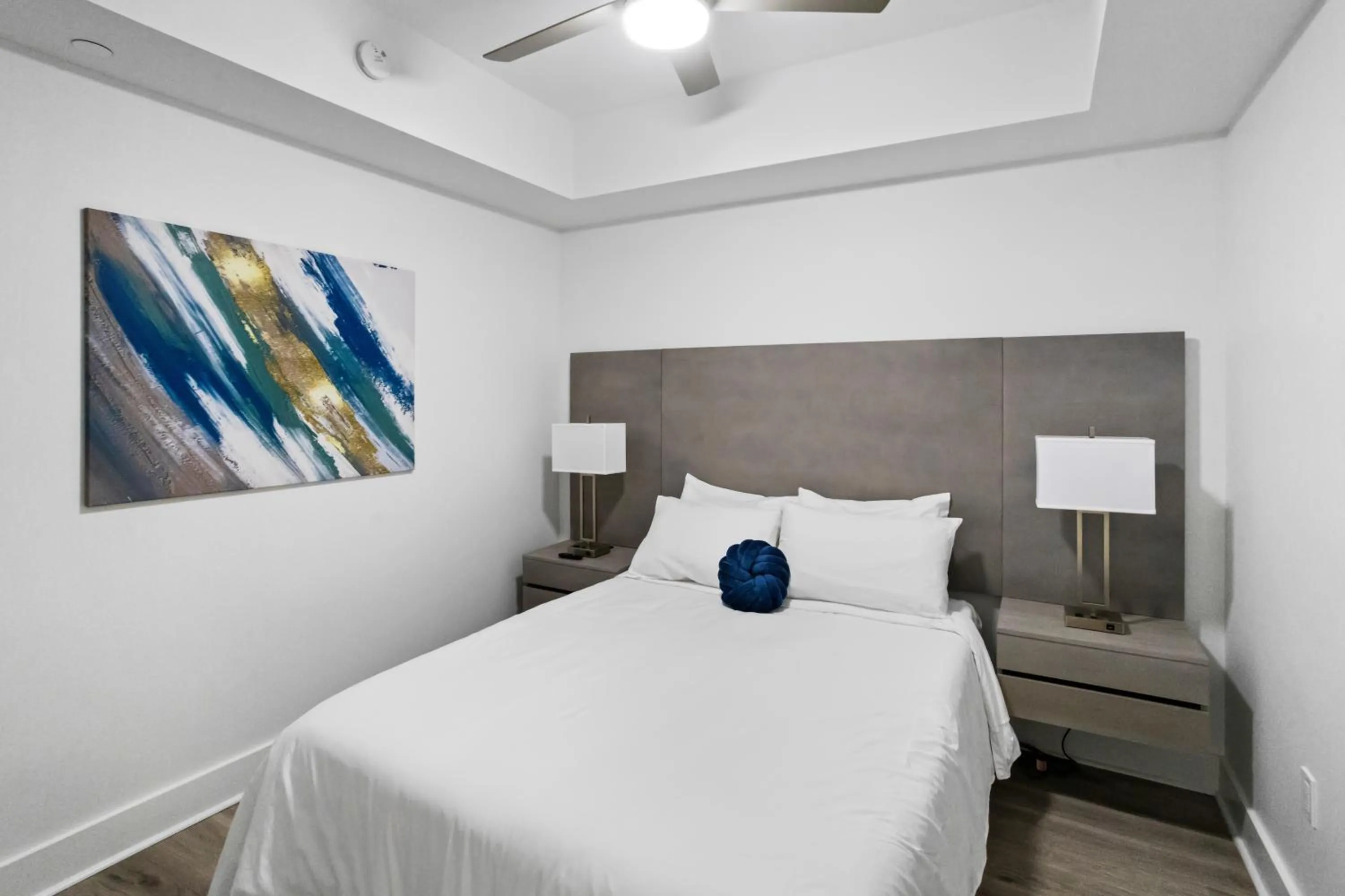 Bedroom, Bed in Ocean Club Treasure Island Hotel