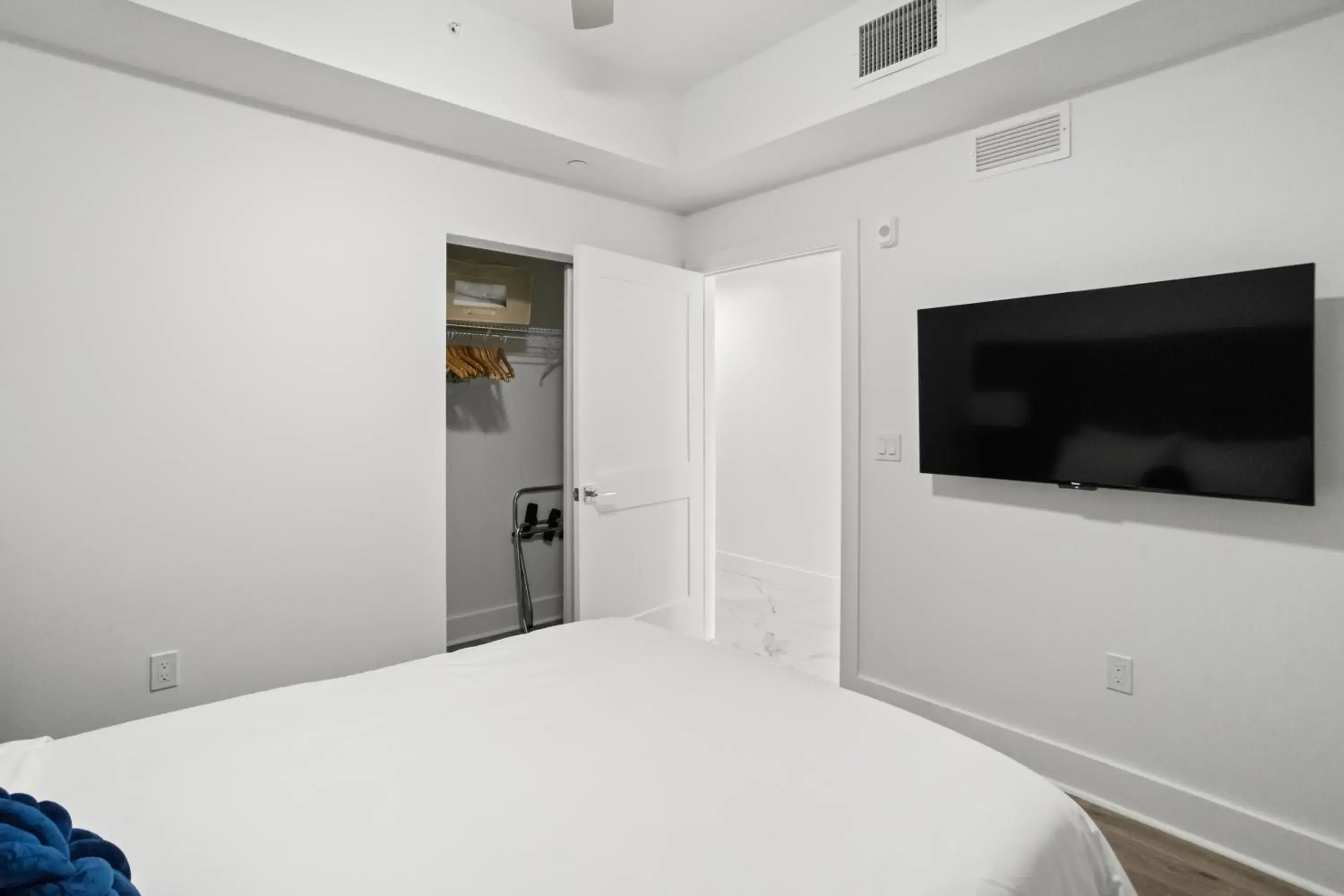 Bedroom, Bed in Ocean Club Treasure Island Hotel Bedroom, Bed in Ocean Club Treasure Island Hotel