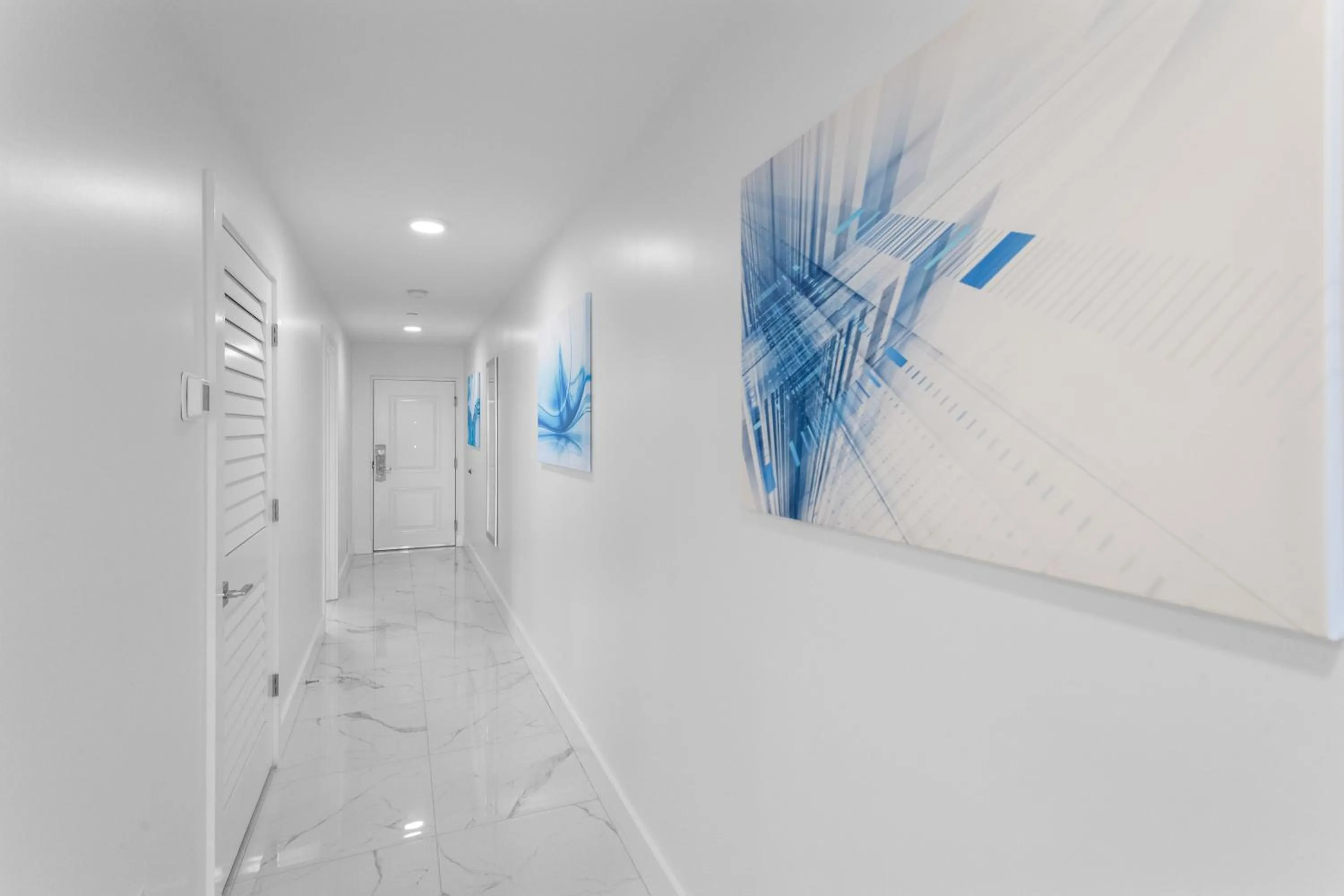 Facade/entrance in Ocean Club Treasure Island Hotel