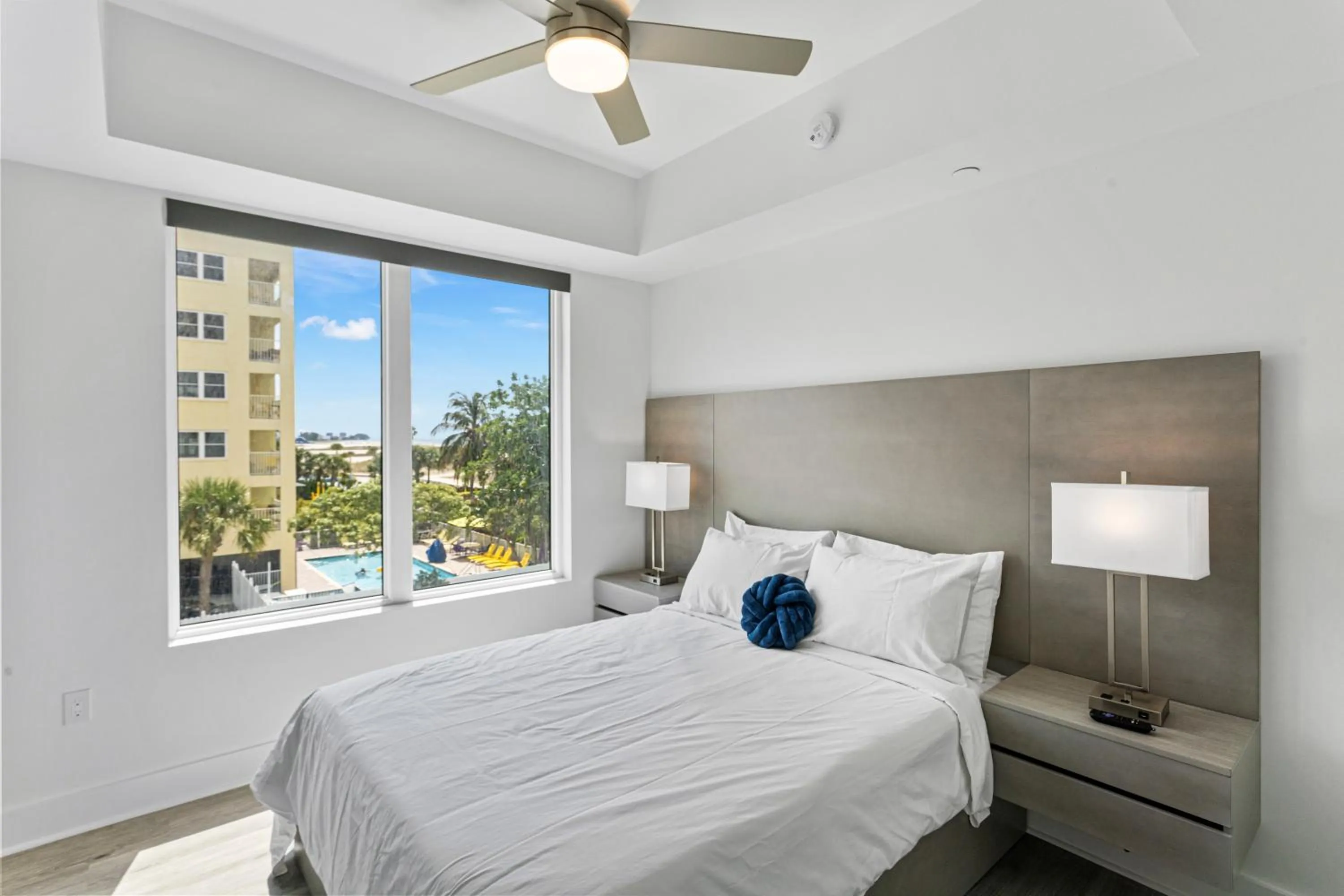 Bedroom, Bed in Ocean Club Treasure Island Hotel