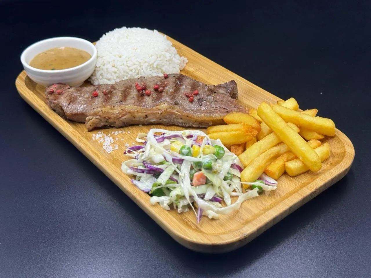 Restaurant/places to eat in Nimith Hotel & Restaurant