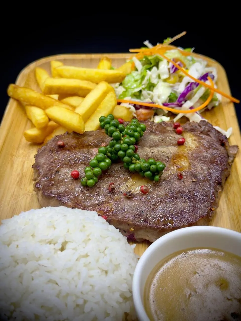 Restaurant/places to eat in Nimith Hotel & Restaurant