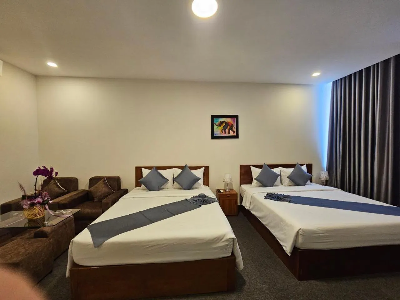 Bed in Nimith Hotel & Restaurant