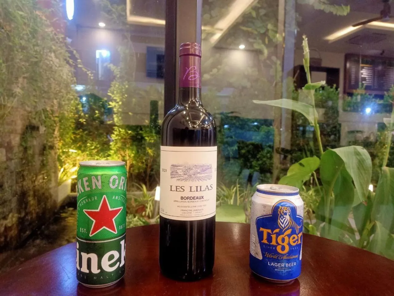 Evening entertainment in Nimith Hotel & Restaurant