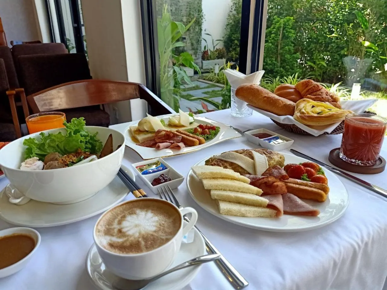 Restaurant/places to eat in Nimith Hotel & Restaurant