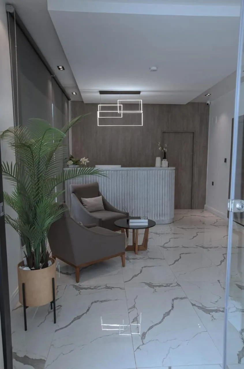 Knightsbridge Hotel & Suites