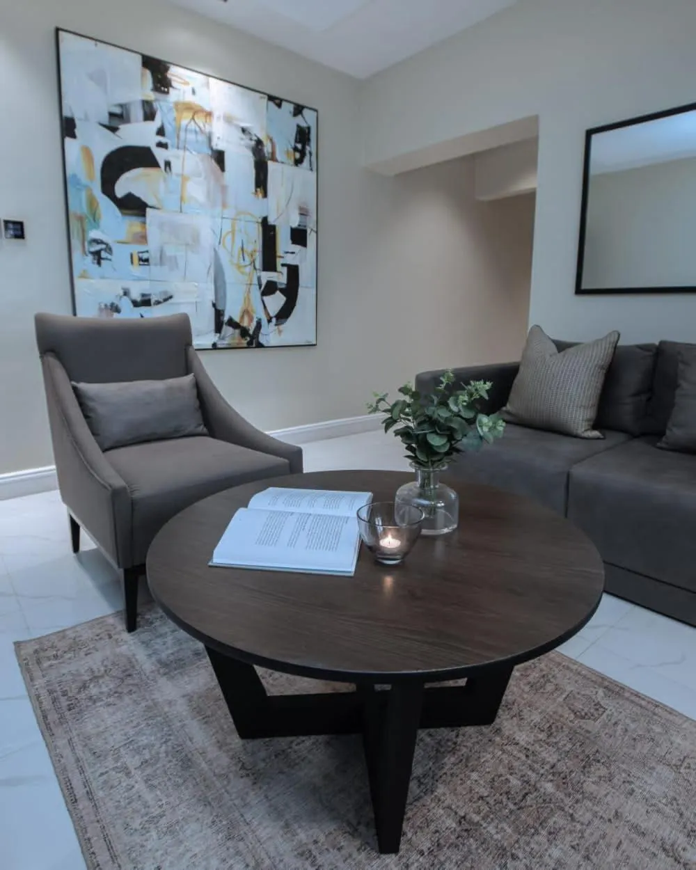 Knightsbridge Hotel & Suites