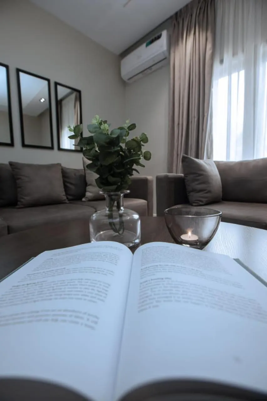 Knightsbridge Hotel & Suites