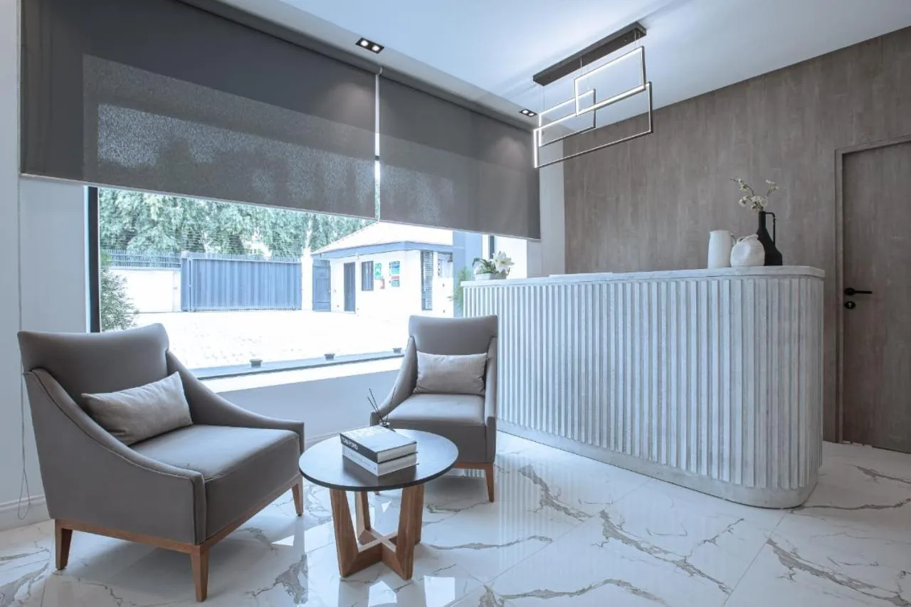 Knightsbridge Hotel & Suites