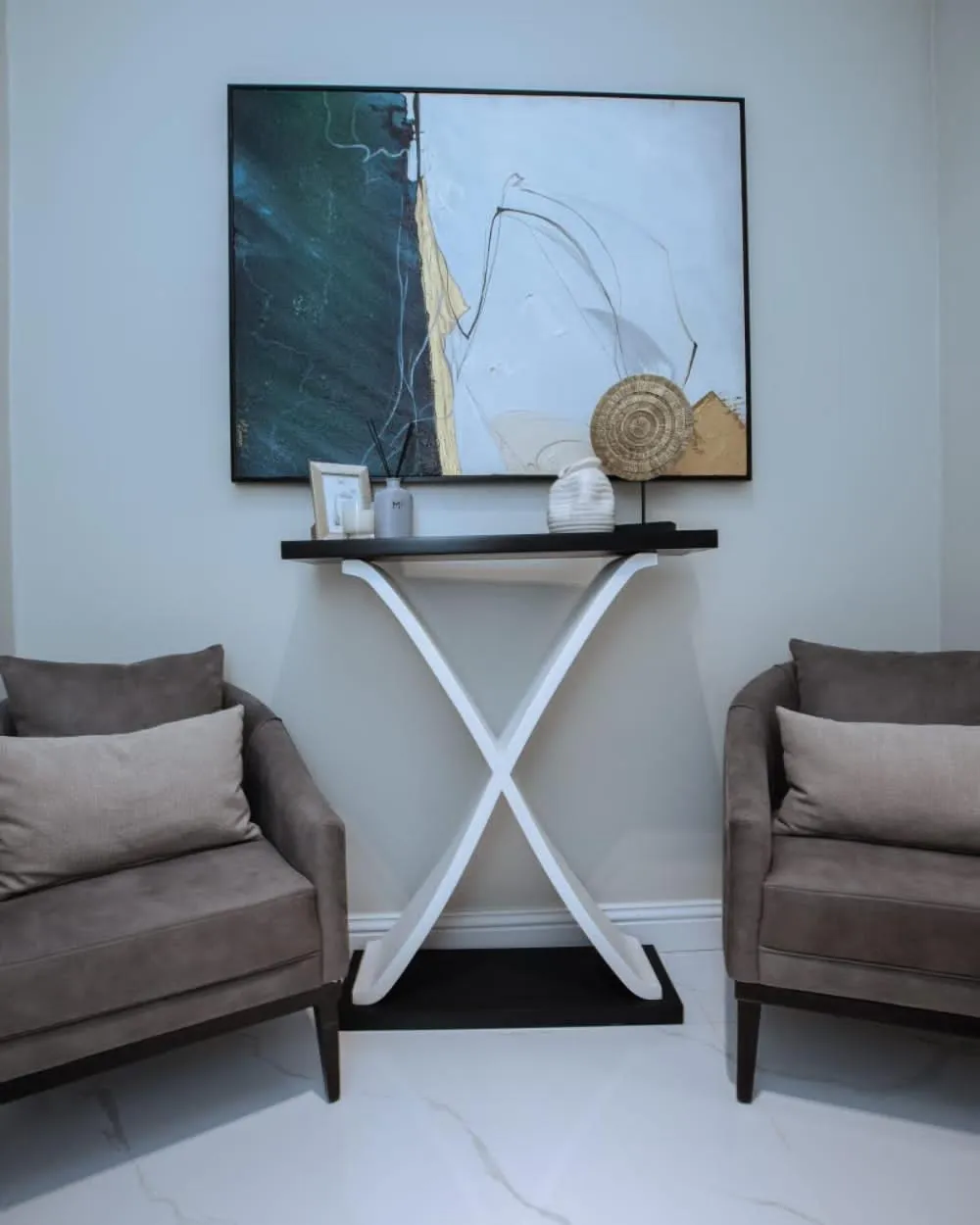 Knightsbridge Hotel & Suites