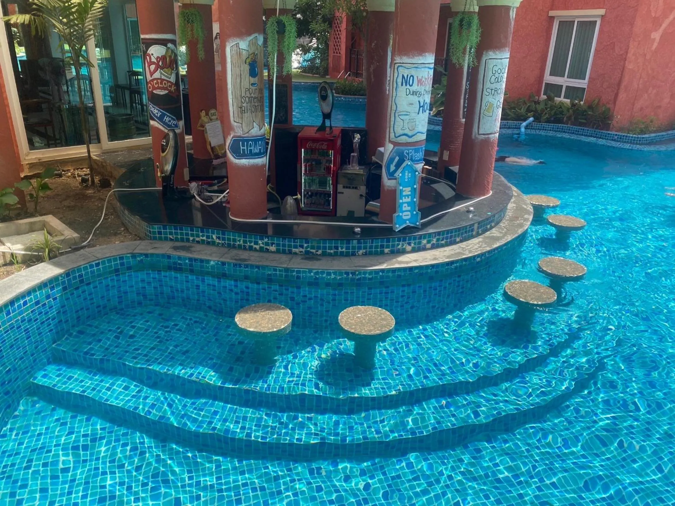 Seven seas resort Pool Access by Saifon