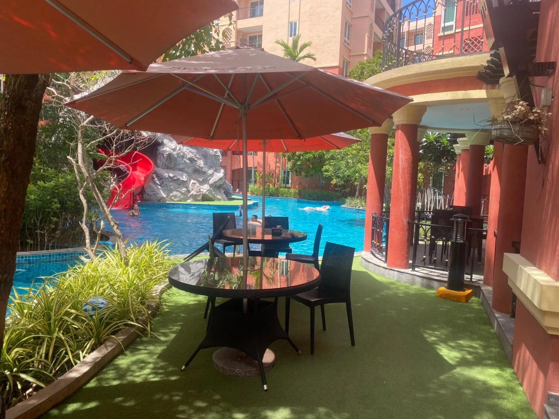 Seven seas resort Pool Access by Saifon