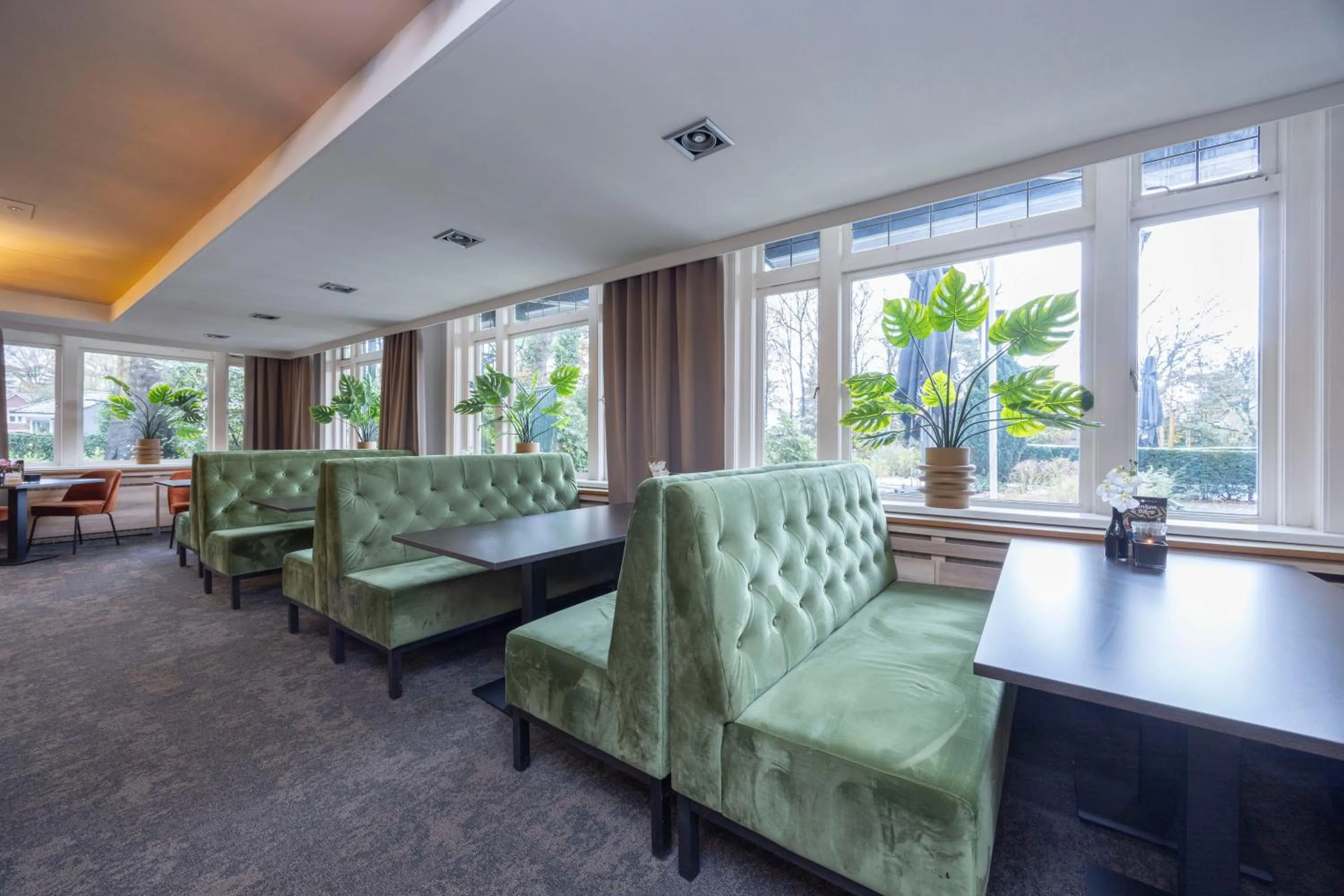 Lounge or bar in Fletcher Hotel-Restaurant Klein Zwitserland