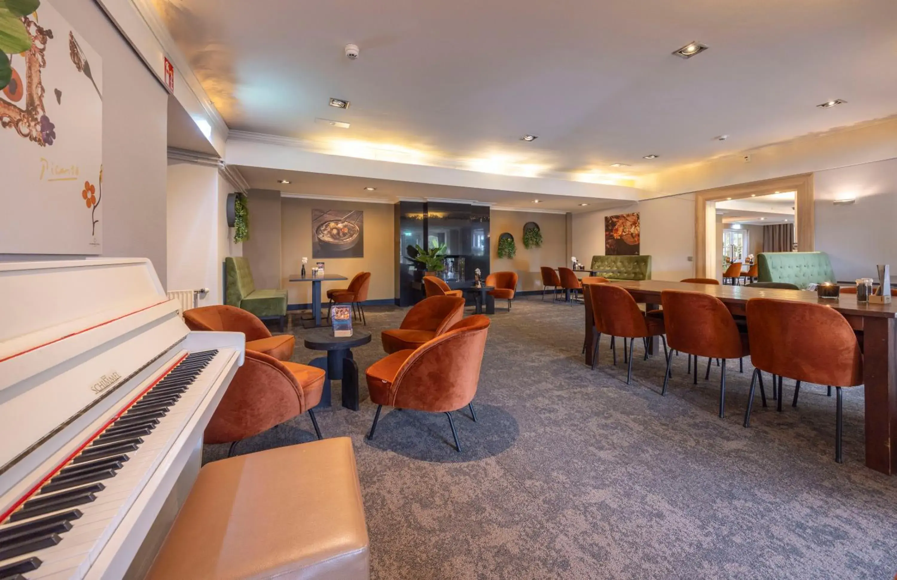 Property building in Fletcher Hotel-Restaurant Klein Zwitserland Property building in Fletcher Hotel-Restaurant Klein Zwitserland