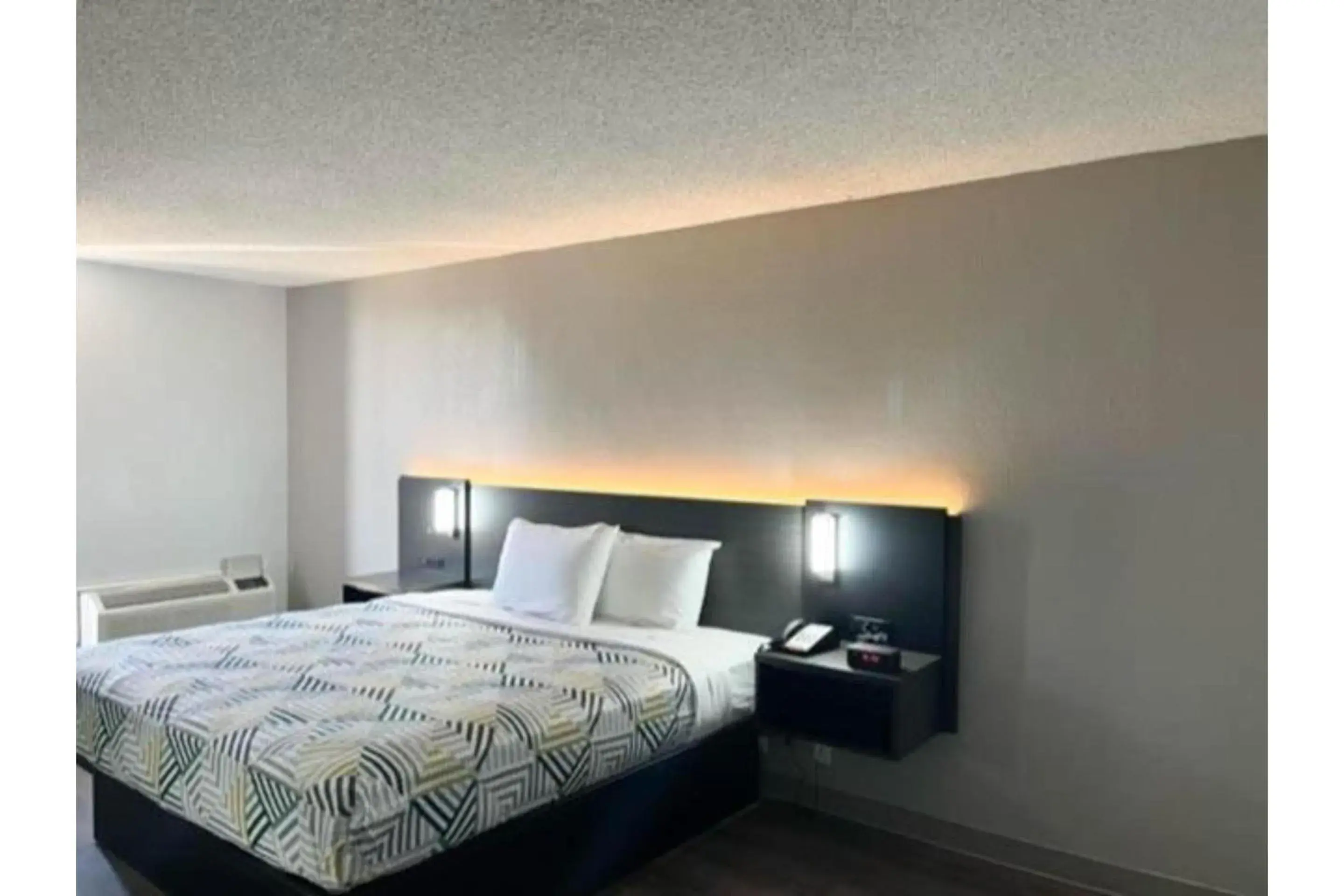 Bedroom, Bed in Studio 6 Pecos TX Bedroom, Bed in Studio 6 Pecos TX